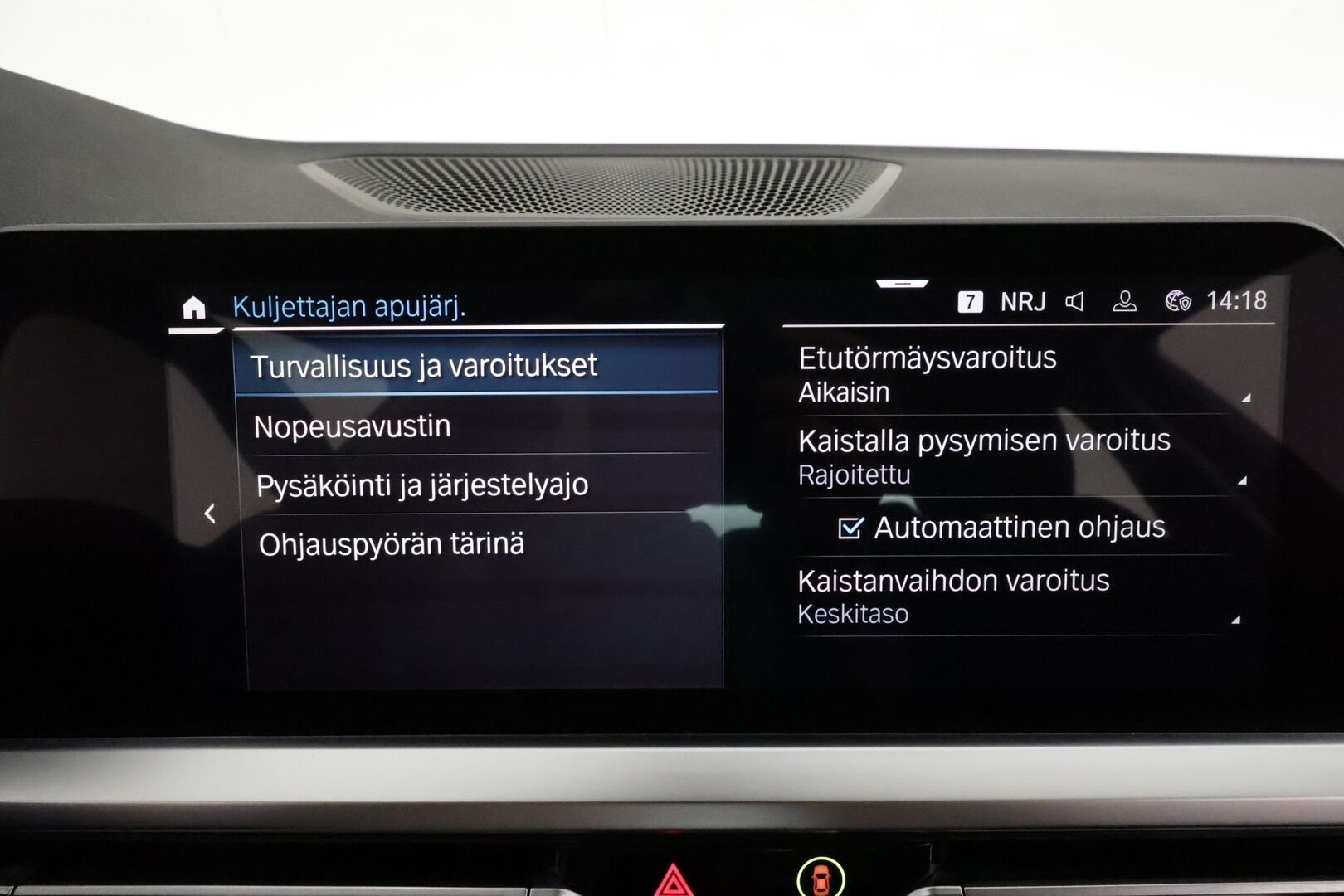BMW 320 2021 G20 Sedan 320e A Charged Edition **Adapt.Vakkari / Harman/Kardon / LED-valot / P.Tutkat / Sportpenkki Muistilla / Navi** - 1-om Suomi-auto / Merkkihuollettu / 2x Latauskaapelit / Kahdet Renkaat