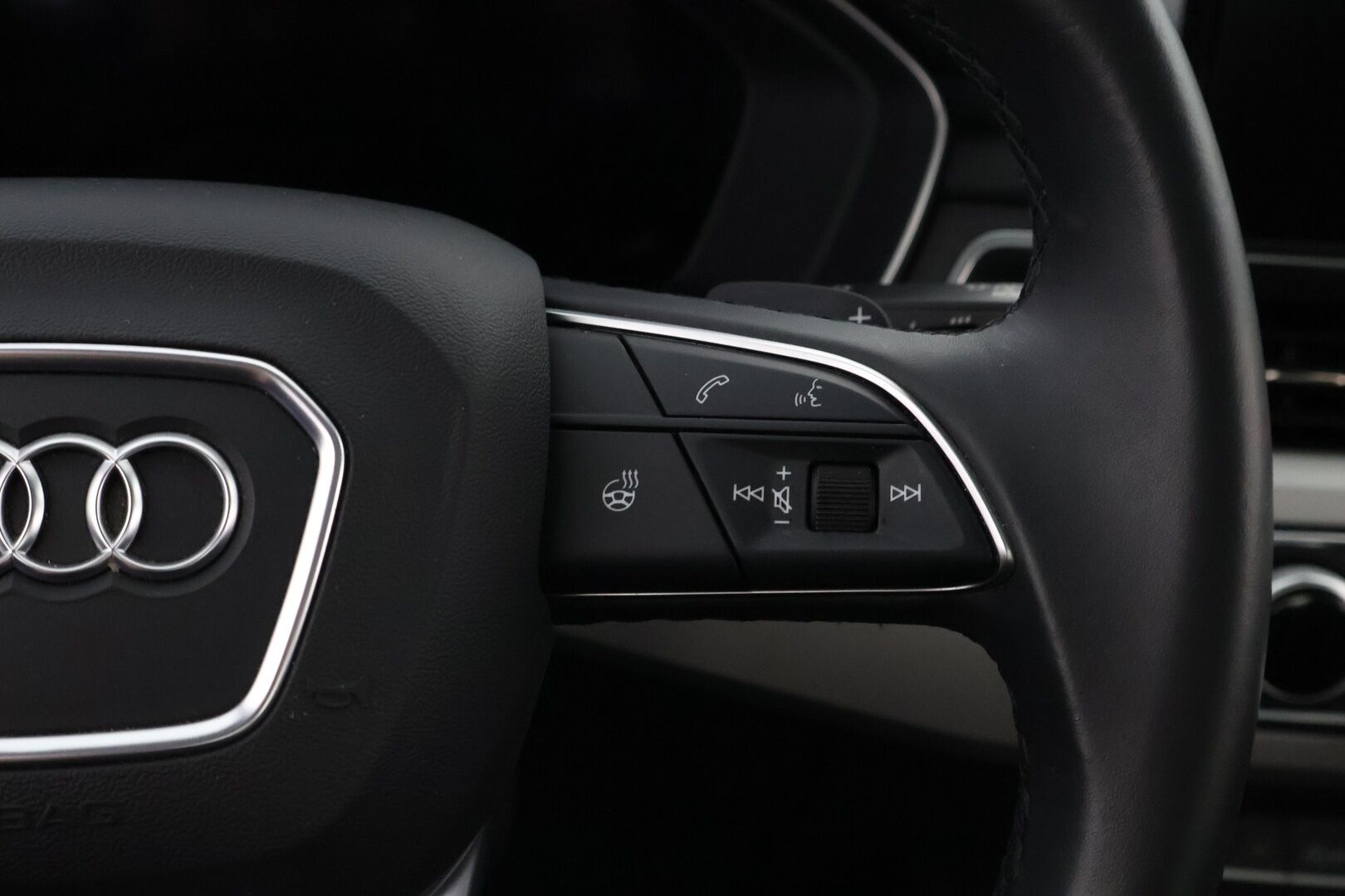 Audi A4 allroad 2021 Business 40 TDI 150 kW MHEV quattro S tronic - Suomiauto | Webasto | Vetokoukku | Adapt.Vakkari | Matrix LED | Digital Cockpit | Sporttipenkit | Huippuvarusteet ja näyttävä yksilö!