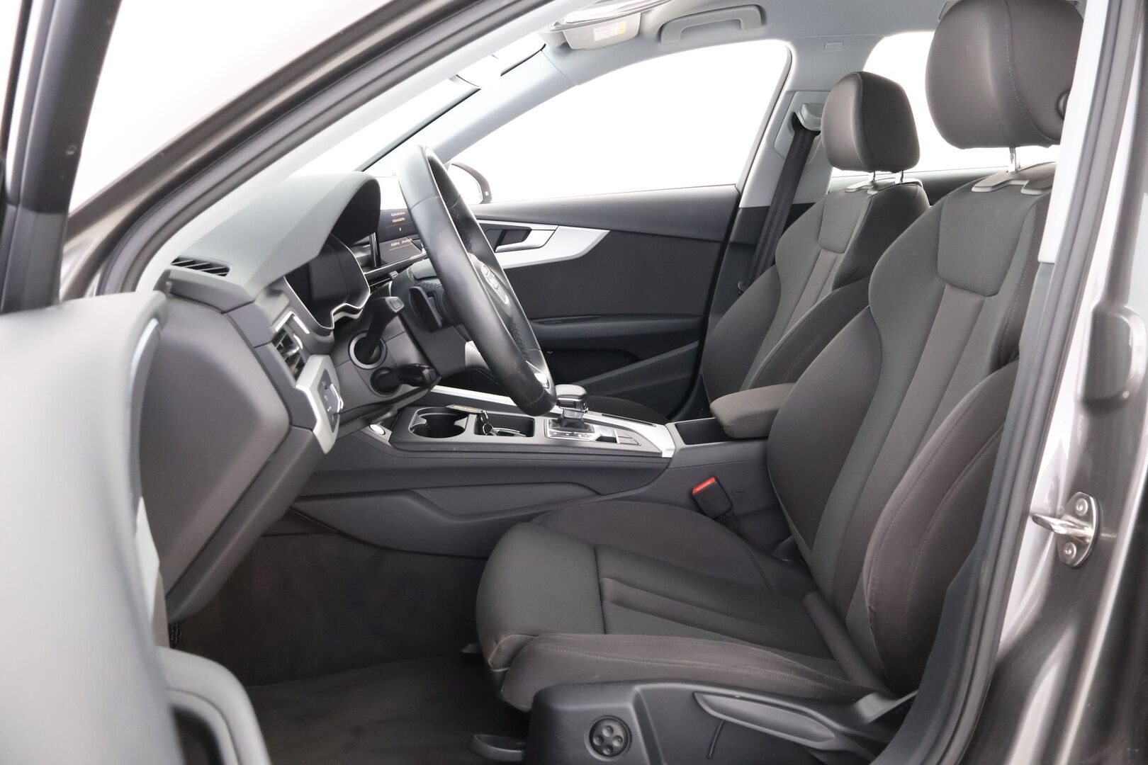 Audi A4 allroad 2021 Business 40 TDI 150 kW MHEV quattro S tronic - Suomiauto | Webasto | Vetokoukku | Adapt.Vakkari | Matrix LED | Digital Cockpit | Sporttipenkit | Huippuvarusteet ja näyttävä yksilö!