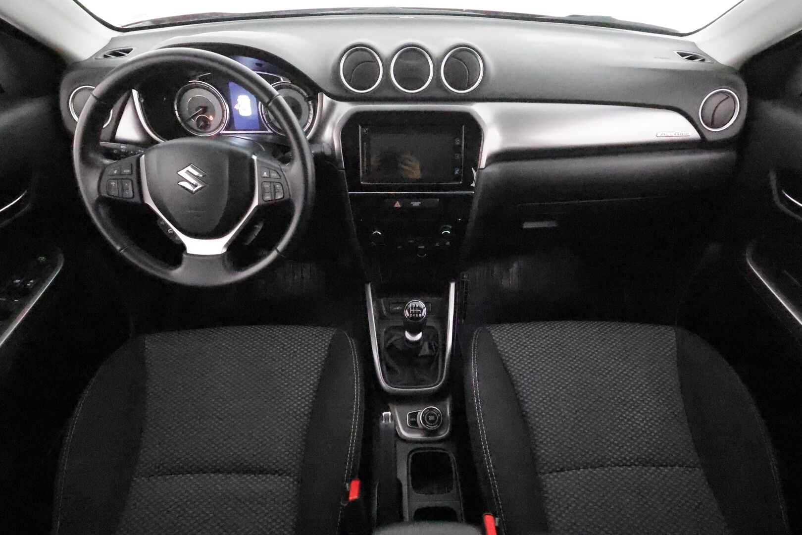 Suzuki Vitara 2022 1,4 BOOSTERJET 4WD GL+ HYBRID * Suomi-auto / ACC / LED / P.Kamera / Kaistavahti / Sisätilanlämmitin * - Kahdet Renkaat