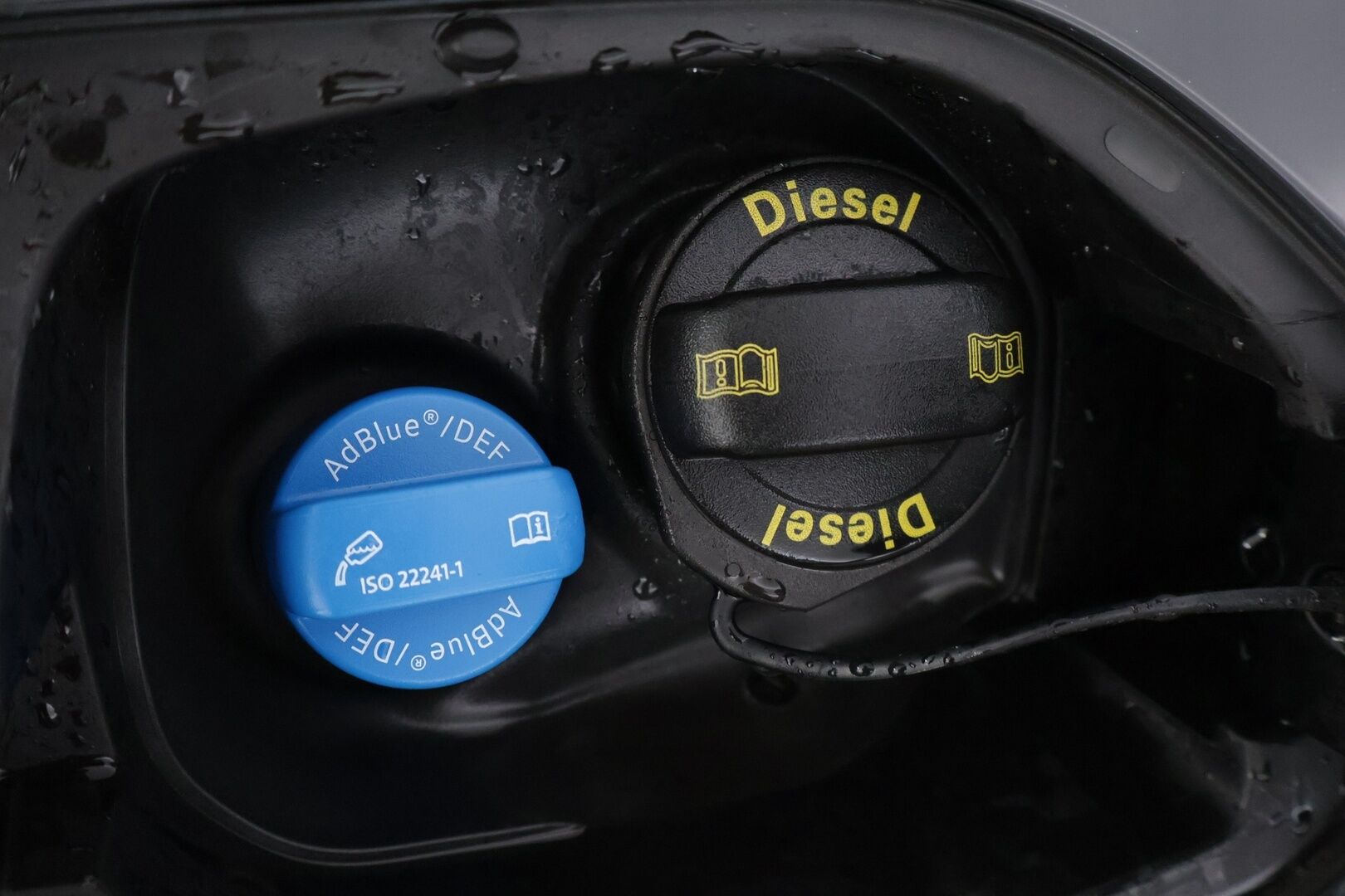 Volkswagen Passat 2021 Variant 2,0 TDI EVO SCR 110 kW DSG-automaatti* 2-.om Suomi-auto / Webasto / Koukku / Tutkat / Adaptivakkari / Sähköluukku * - * Esimerkillinen huoltohistoria / 2-om. Suomi-Auto / Halutumpi tumma väri / Hyvät varusteet * 