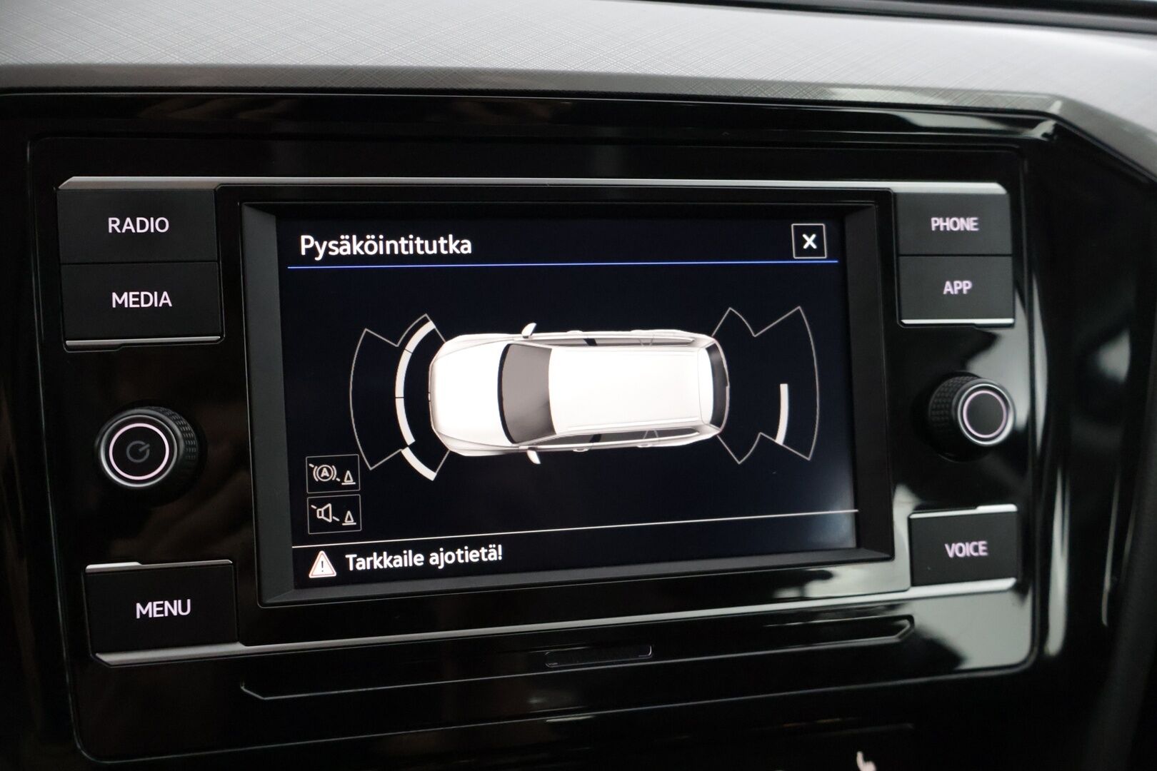 Volkswagen Passat 2021 PASSAT Farmari (AC) 5ov 1968cm3 A * 2-.om Suomi-auto / Webasto / Koukku / Tutkat / Adaptivakkari / Sähköluukku * - * Esimerkillinen huoltohistoria / 2-om. Suomi-Auto / Halutumpi tumma väri / Hyvät varusteet * 
