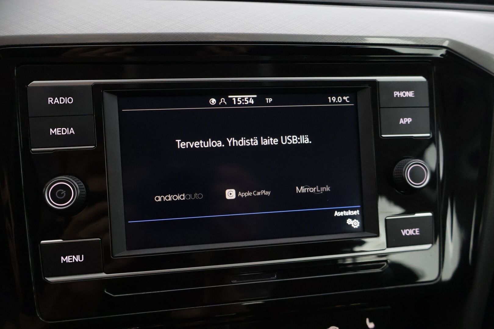 Volkswagen Passat 2021 Variant 2,0 TDI EVO SCR 110 kW DSG-automaatti* 2-.om Suomi-auto / Webasto / Koukku / Tutkat / Adaptivakkari / Sähköluukku * - * Esimerkillinen huoltohistoria / 2-om. Suomi-Auto / Halutumpi tumma väri / Hyvät varusteet * 