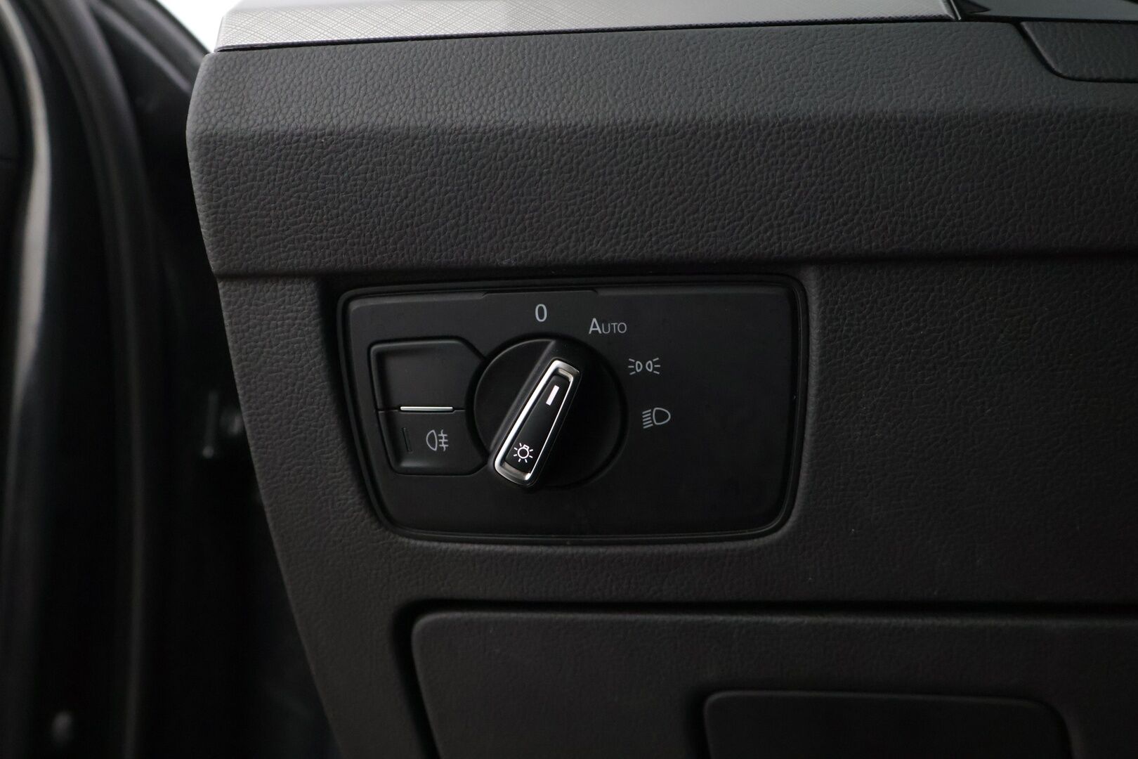Volkswagen Passat 2021 Variant 2,0 TDI EVO SCR 110 kW DSG-automaatti* 2-.om Suomi-auto / Webasto / Koukku / Tutkat / Adaptivakkari / Sähköluukku * - * Esimerkillinen huoltohistoria / 2-om. Suomi-Auto / Halutumpi tumma väri / Hyvät varusteet * 
