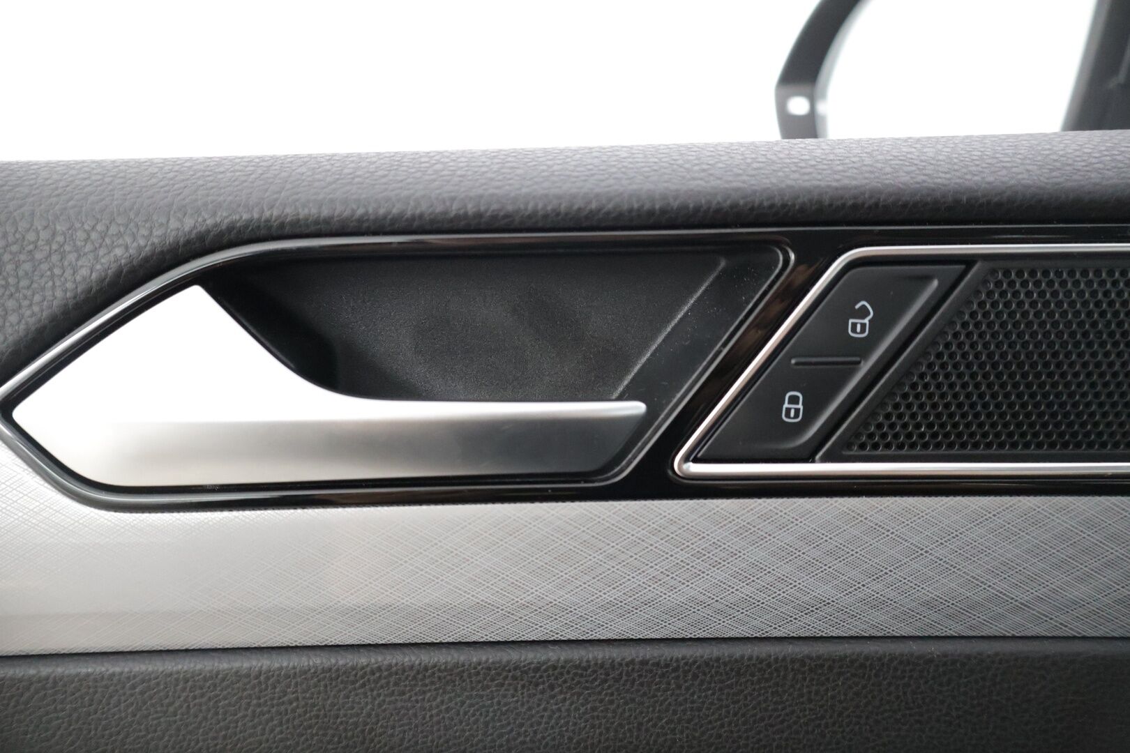 Volkswagen Passat 2021 Variant 2,0 TDI EVO SCR 110 kW DSG-automaatti* 2-.om Suomi-auto / Webasto / Koukku / Tutkat / Adaptivakkari / Sähköluukku * - * Esimerkillinen huoltohistoria / 2-om. Suomi-Auto / Halutumpi tumma väri / Hyvät varusteet * 