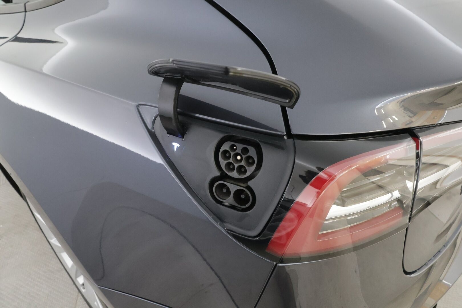 Tesla Model 3 2021 Long Range - | Koukku | ILP | Lasikatto | ACC | Matrix-LED | P.Kamera | Muistipenkki | Premium Audio | Navi | Kaistavahti | Keyless | Premium Connectivity | 1-om Suomi-auto | 2x Latauskaapelit | Kahdet renkaat |