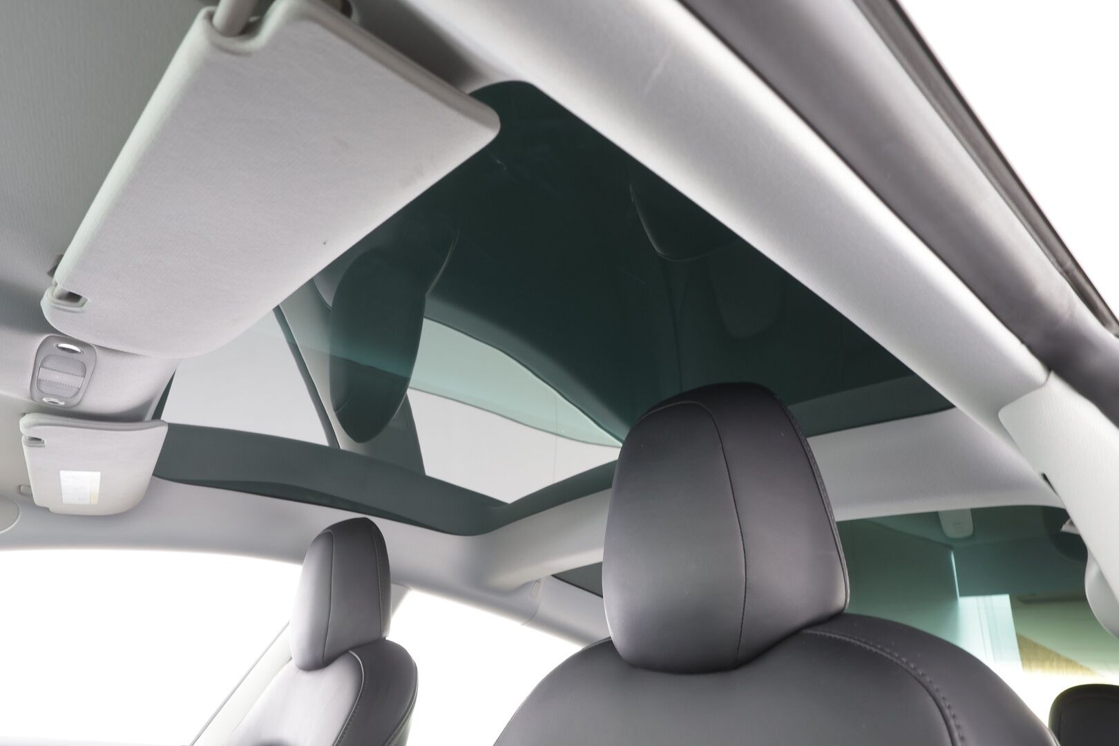 Tesla Model 3 2021 Long Range - | Koukku | ILP | Lasikatto | ACC | Matrix-LED | P.Kamera | Muistipenkki | Premium Audio | Navi | Kaistavahti | Keyless | Premium Connectivity | 1-om Suomi-auto | 2x Latauskaapelit | Kahdet renkaat |