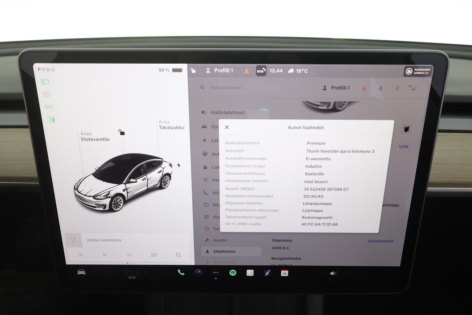 Tesla Model 3 2021 Long Range - | Koukku | ILP | Lasikatto | ACC | Matrix-LED | P.Kamera | Muistipenkki | Premium Audio | Navi | Kaistavahti | Keyless | Premium Connectivity | 1-om Suomi-auto | 2x Latauskaapelit | Kahdet renkaat |
