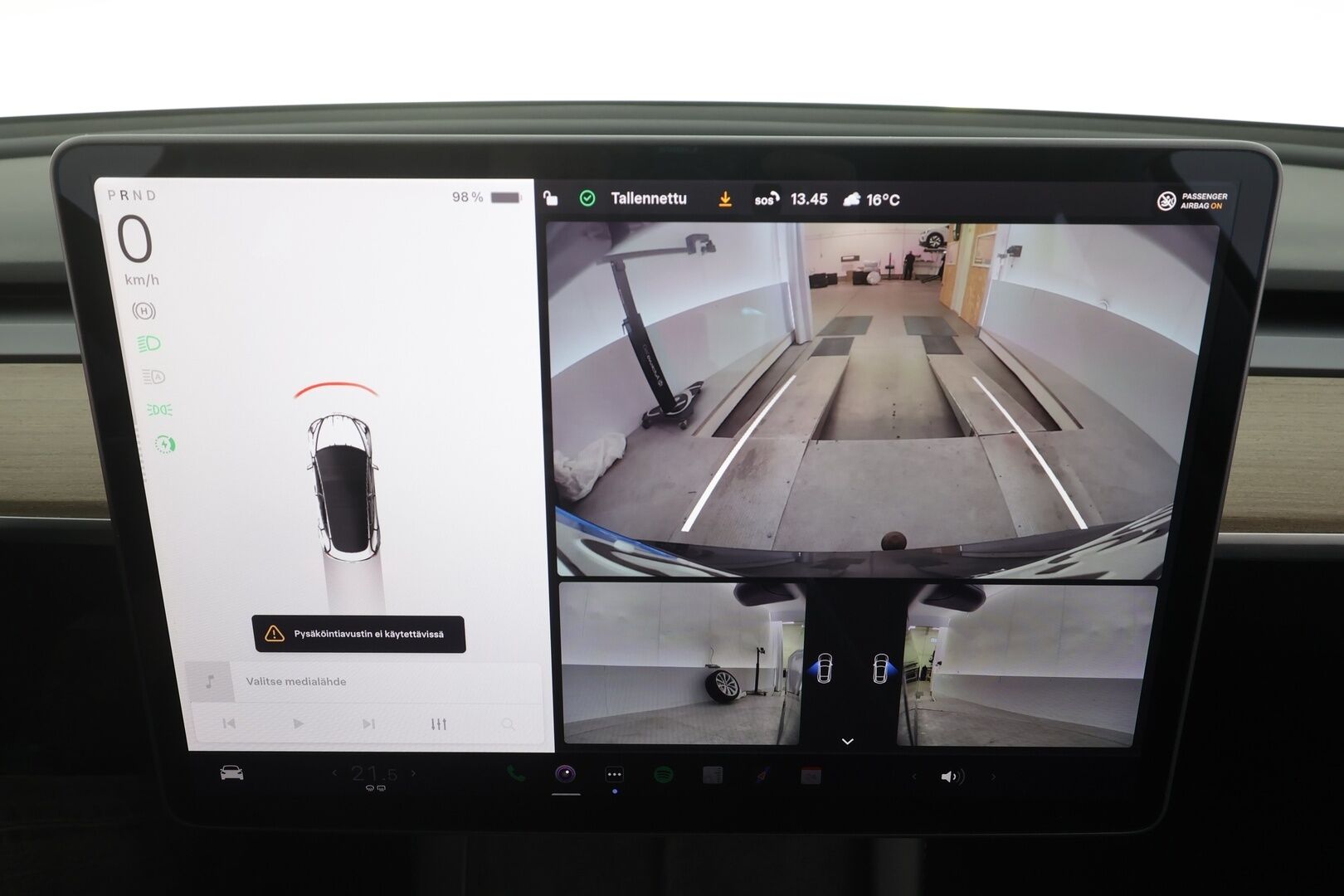 Tesla Model 3 2021 Long Range - | Koukku | ILP | Lasikatto | ACC | Matrix-LED | P.Kamera | Muistipenkki | Premium Audio | Navi | Kaistavahti | Keyless | Premium Connectivity | 1-om Suomi-auto | 2x Latauskaapelit | Kahdet renkaat |