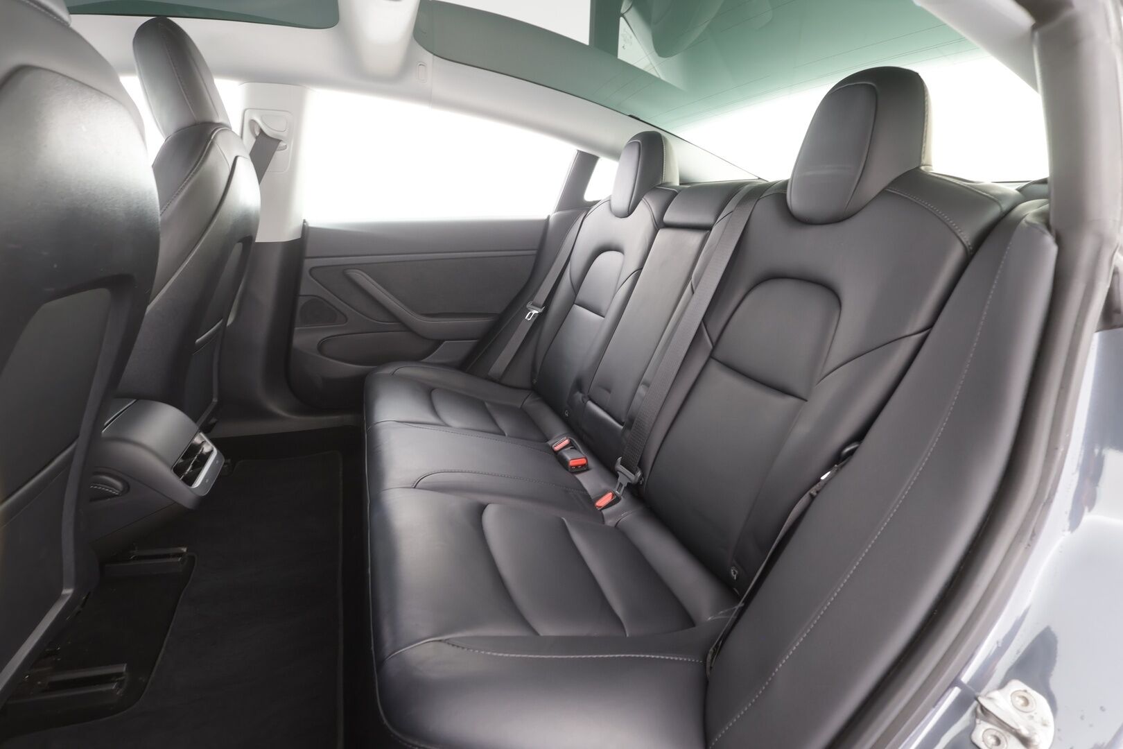 Tesla Model 3 2021 Long Range - | Koukku | ILP | Lasikatto | ACC | Matrix-LED | P.Kamera | Muistipenkki | Premium Audio | Navi | Kaistavahti | Keyless | Premium Connectivity | 1-om Suomi-auto | 2x Latauskaapelit | Kahdet renkaat |