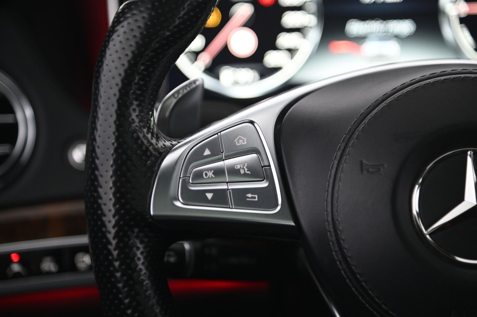 Mercedes-Benz S 2017 500 e L AMG-Styling**Burmester / Panorama / 360 / DTR+ / imuovet /HUD/ Ilmastoidut takapenkit* - *Puhdas CarVertical / Airmatic / Digimittaristo / Ilmastoidut mukitelineet / Soft close / Night Vision*