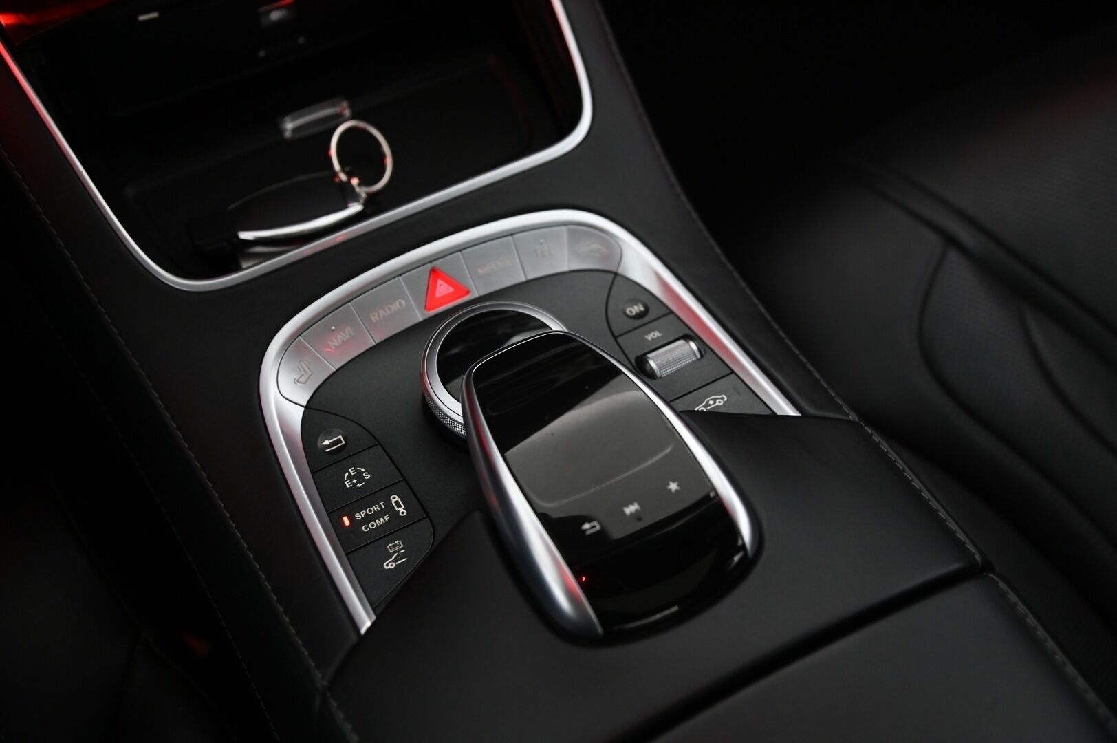 Mercedes-Benz S 2017 500 e L AMG-Styling - Burmester | Panorama | 360 | DTR+ | imuovet | HUD | Ilmastoidut takapenkit | Puhdas CarVertical | Airmatic | Digimittaristo | Ilmastoidut mukitelineet | Soft close | Night Vision | 