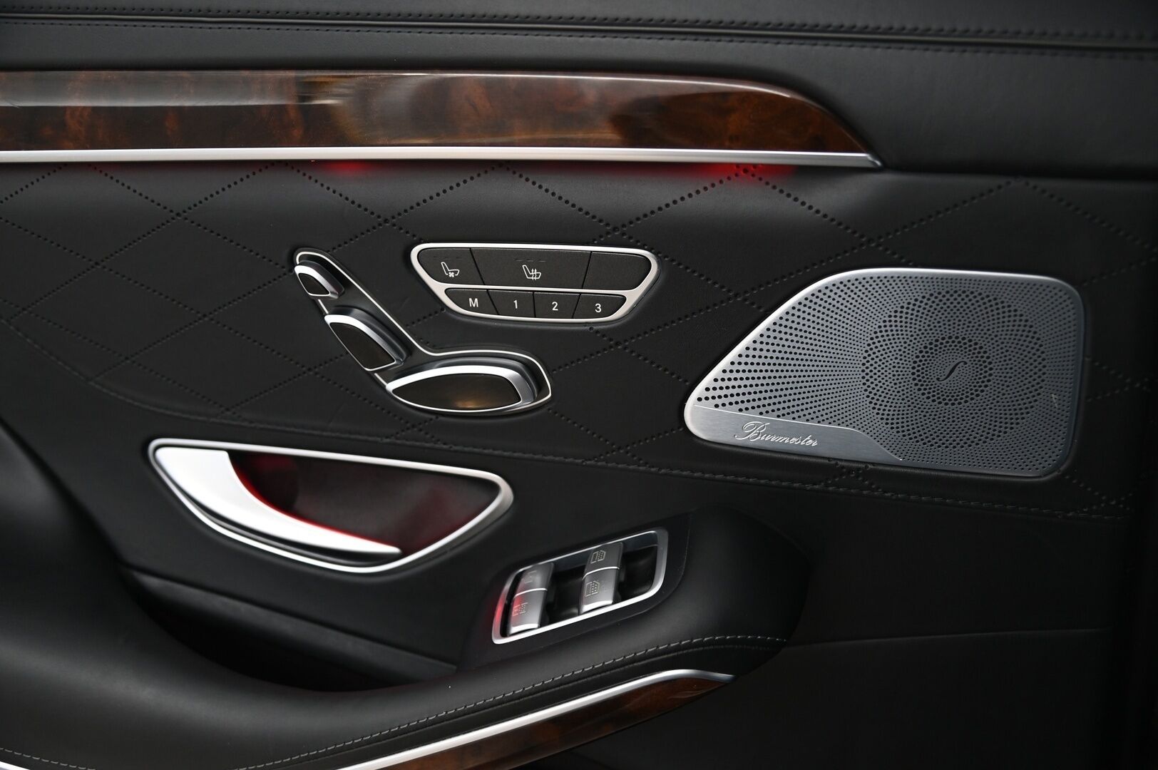 Mercedes-Benz S 2017 500 e L AMG-Styling**Burmester / Panorama / 360 / DTR+ / imuovet /HUD/ Ilmastoidut takapenkit* - *Puhdas CarVertical / Airmatic / Digimittaristo / Ilmastoidut mukitelineet / Soft close / Night Vision/ 2x vanteet*