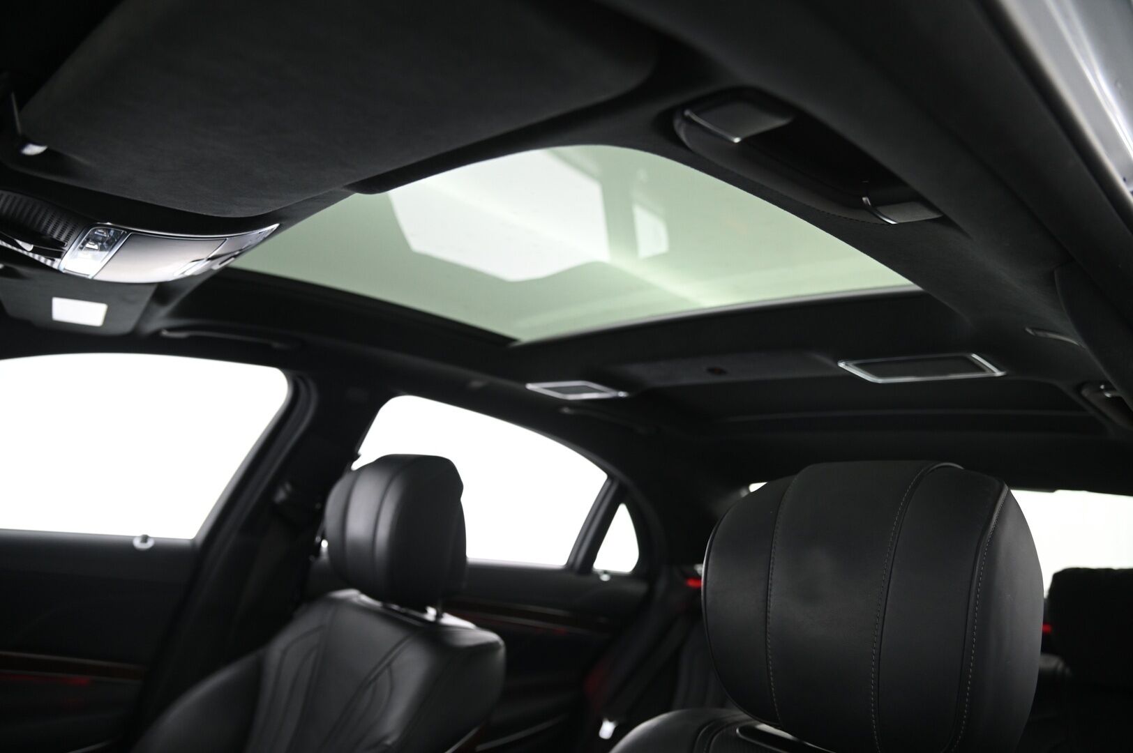 Mercedes-Benz S 2017 500 e L AMG-Styling**Burmester / Panorama / 360 / DTR+ / imuovet /HUD/ Ilmastoidut takapenkit* - *Puhdas CarVertical / Airmatic / Digimittaristo / Ilmastoidut mukitelineet / Soft close / Night Vision/ 2x vanteet*