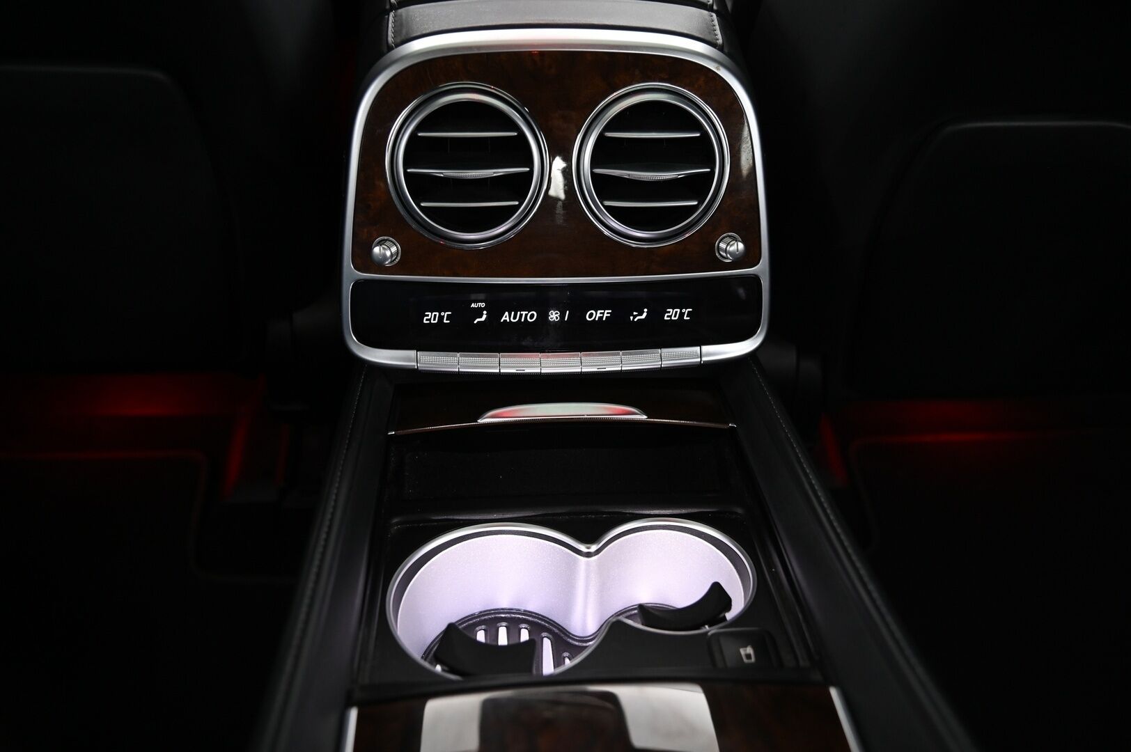 Mercedes-Benz S 2017 500 e L AMG-Styling**Burmester / Panorama / 360 / DTR+ / imuovet /HUD/ Ilmastoidut takapenkit* - *Puhdas CarVertical / Airmatic / Digimittaristo / Ilmastoidut mukitelineet / Soft close / Night Vision/ 2x vanteet* - HULLUT AVAJAISHULINAT KORKOTARJOUS 3,29 %