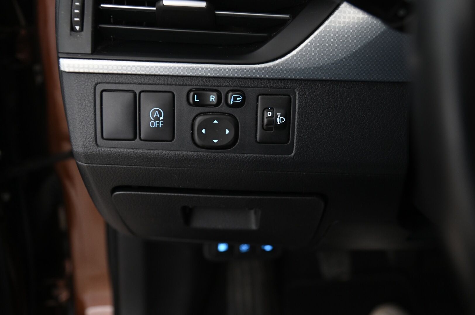 Toyota Avensis 2016 1,6 D-4D Active Touring Sports *Koukku / Kamera / Vakkari / Lohko / Kaistavahti* - 2x renkaat ja vanteet / Juuri leimattu / Erikoisväri - HULLUT AVAJAISHULINAT KORKOTARJOUS 3,29 %