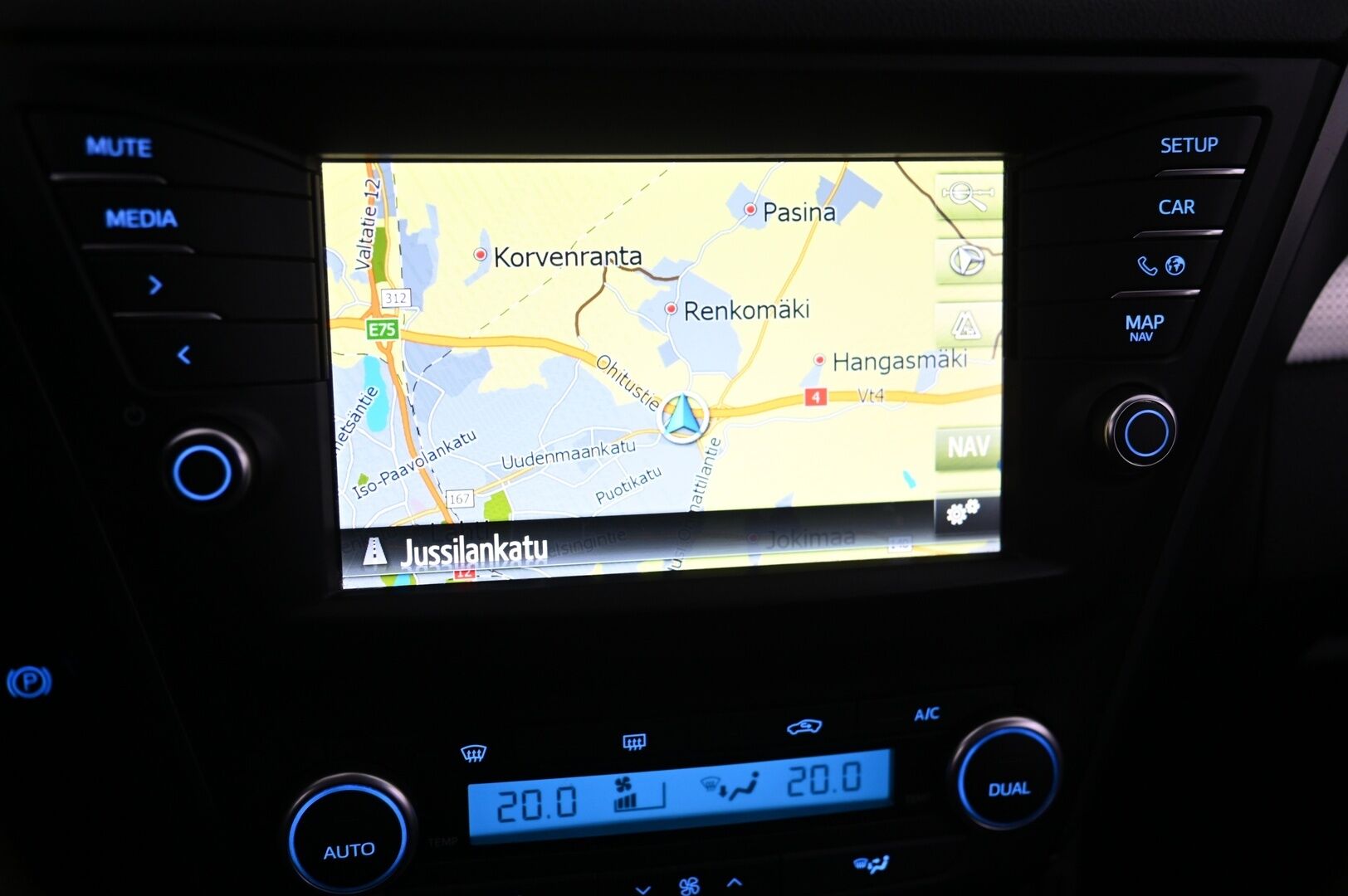 Toyota Avensis 2016 1,6 D-4D Active Touring Sports *Koukku / Kamera / Vakkari / Lohko / Kaistavahti* - 2x renkaat ja vanteet / Juuri leimattu / Erikoisväri - HULLUT AVAJAISHULINAT KORKOTARJOUS 3,29 %