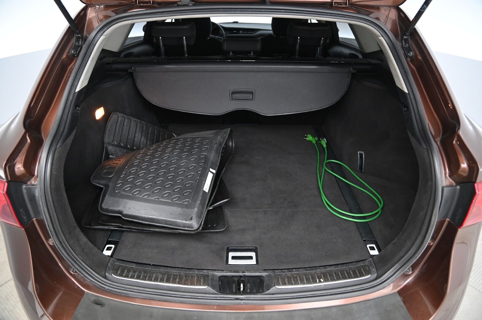 Toyota Avensis 2016 1,6 D-4D Active Touring Sports *Koukku / Kamera / Vakkari / Lohko / Kaistavahti* - 2x renkaat ja vanteet / Juuri leimattu / Erikoisväri - HULLUT AVAJAISHULINAT KORKOTARJOUS 3,29 %