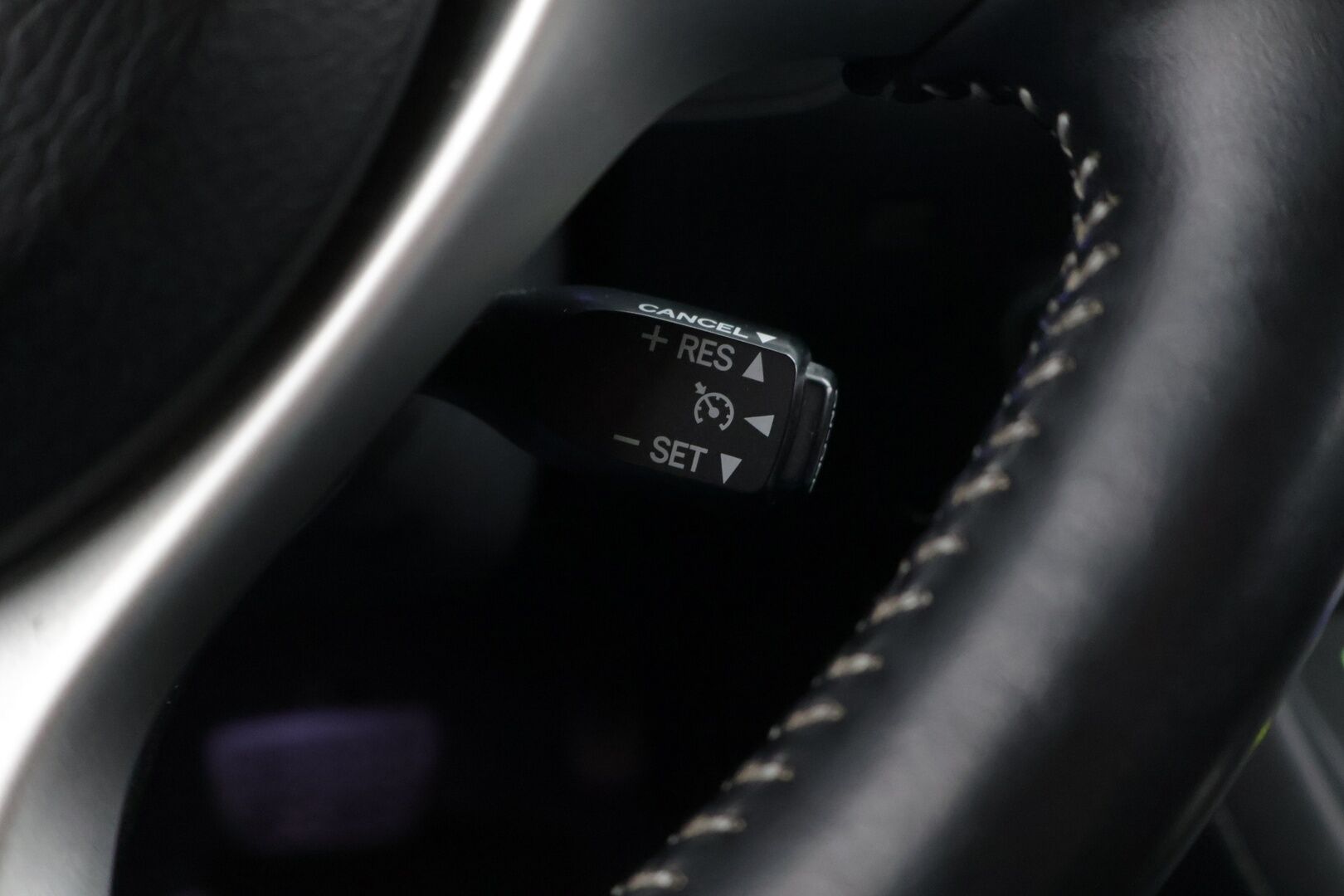 Lexus CT 2013 200H * P-Kamera / Vakionopeudensäädin / Alcantara penkit * - Myydään juuri katsastettuna / Siisti yksilö kyseessä / Kummatkin renkaat ajokuntoiset* - HULLUT JOULUT KORKOTARJOUS 2,49% 