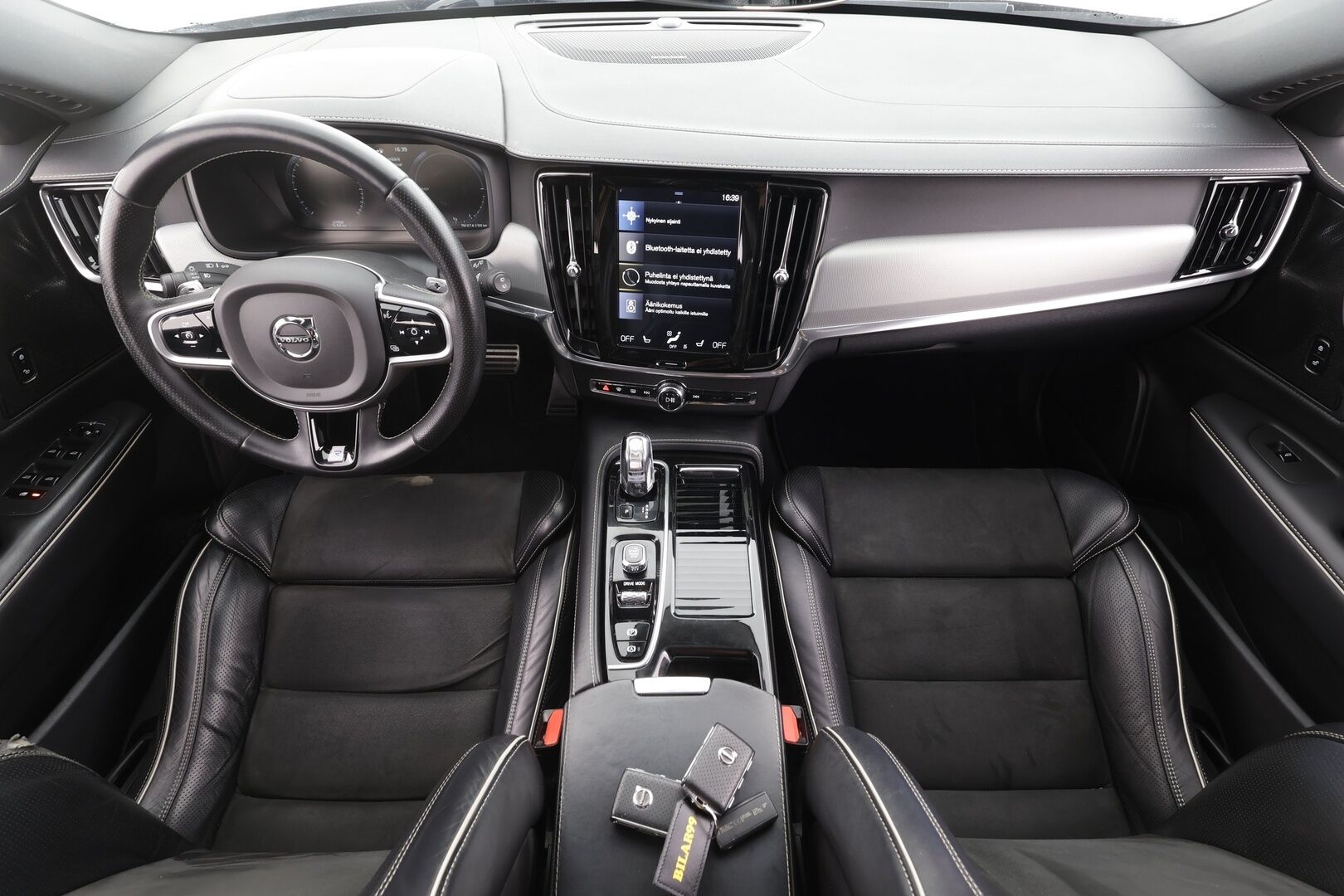 Volvo V90 2019 T8 AWD R-Design - Webasto | ACC | Harman&Kardon | Koukku | 360-Kamera | Full LED | Nahka-Alcantara | Lämpölasi | SUPERVARUSTEET!