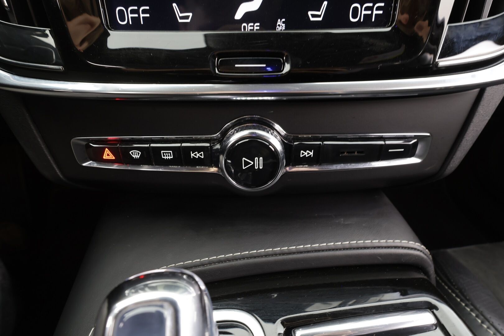 Volvo V90 2019 T8 AWD R-Design - Webasto | ACC | Harman&Kardon | Koukku | 360-Kamera | Full LED | Nahka-Alcantara | Lämpölasi | SUPERVARUSTEET!
