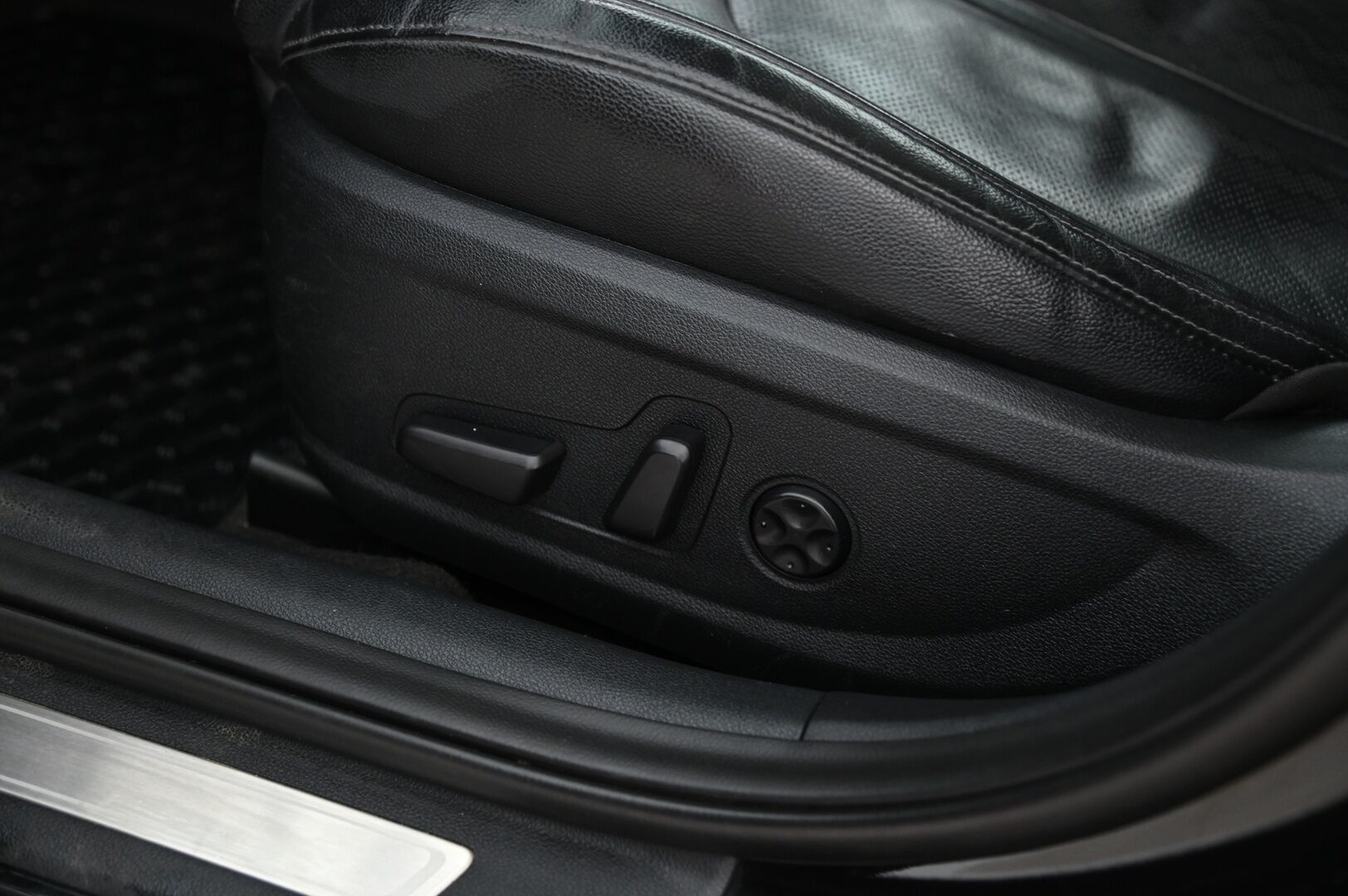 Kia Optima 2018 2,0 GDI PHEV Business Luxury SW A/T - Juuri huollettu! | Panorama | Adapt.vakkari | H&K | 360 kamera | Navigointi | Ilmastoidut nahat | Tyylikäs ja tilava farmari!
