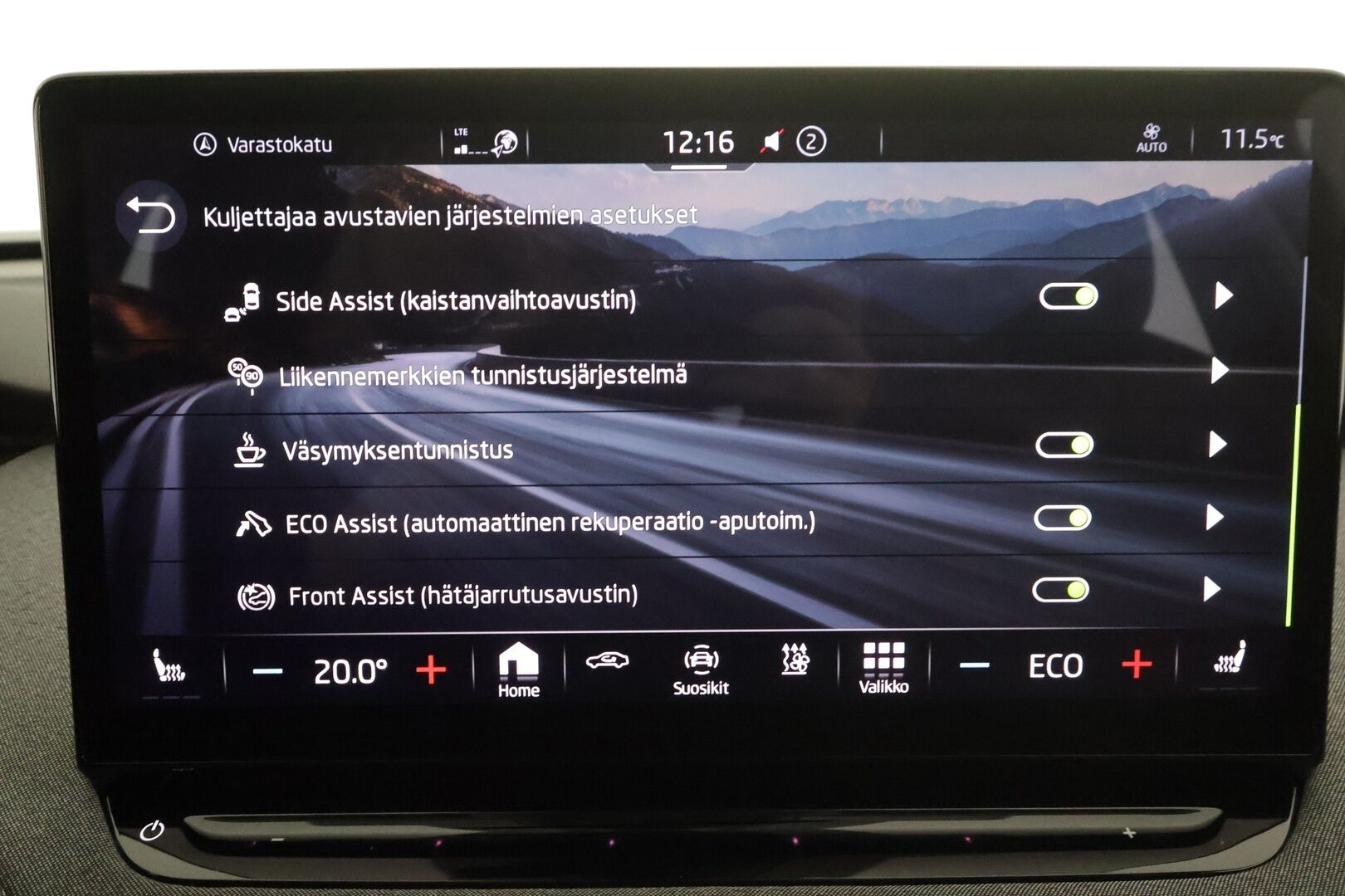 Skoda Enyaq 2021 80 Launch Edition iV * ILP / Koukku / ACC / LED / P.Kamera / Navi / Kaistavahti / Digimittaristo * - Suomi-auto / Kahdet renkaat 