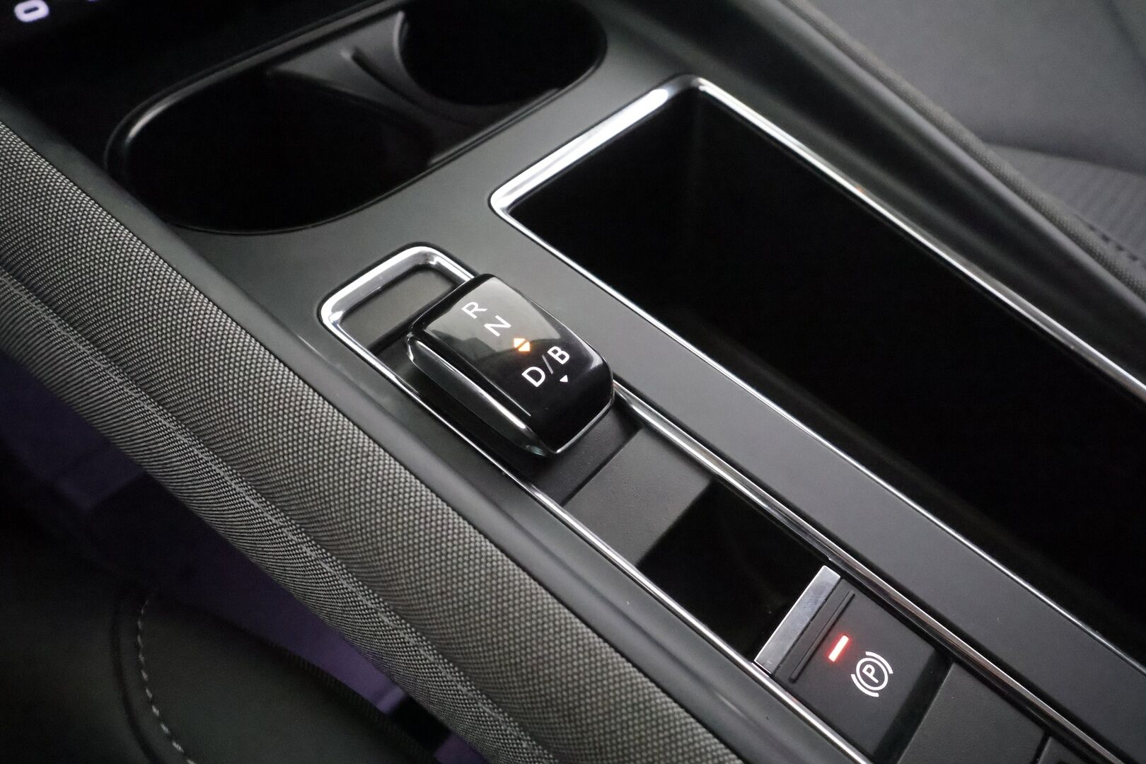 Skoda Enyaq 2021 80 Launch Edition iV * ILP / Koukku / ACC / LED / P.Kamera / Navi / Kaistavahti / Digimittaristo * - Suomi-auto / Kahdet renkaat 