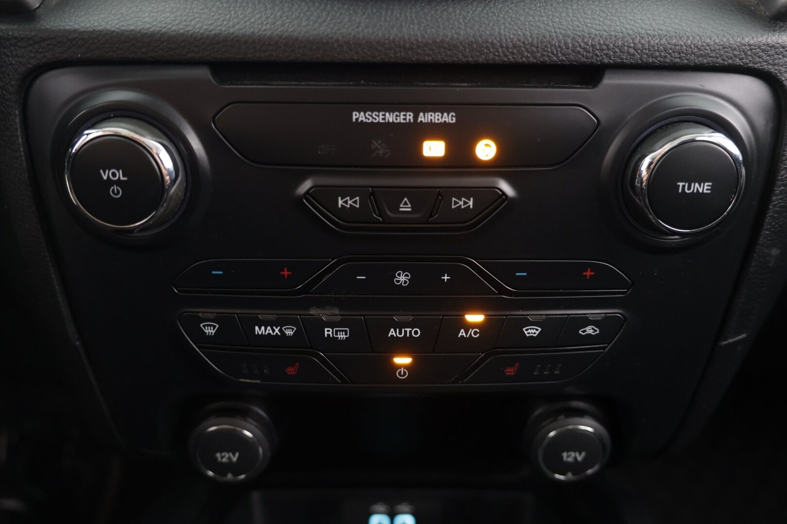 Ford Ranger 2020 Double Cab 2,0 TDCi 170 hp A10 4x4 XLT - Aivan jäätävilla varusteilla| Webasto kauk. | Koukku | Lisävalot | Vetotapakytkentä | Ford Pass Connect | Kaistavahti |