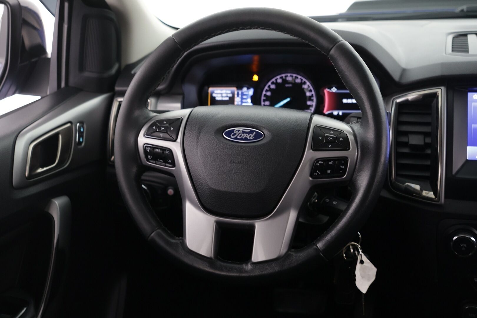 Ford Ranger 2020 Double Cab 2,0 TDCi 170 hp A10 4x4 XLT - Aivan jäätävilla varusteilla| Webasto kauk. | Koukku | Lisävalot | Vetotapakytkentä | Ford Pass Connect | Kaistavahti |