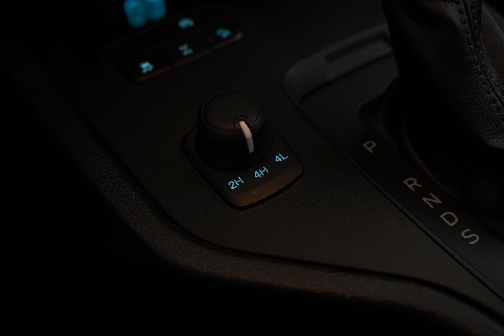 Ford Ranger 2020 Double Cab 2,0 TDCi 170 hp A10 4x4 XLT *Suomen hienoin! / Webasto kauk. / Koukku / Lisävalot / Vetotapakytkentä / Ford Pass Connect / Kaistavahti* - HULLUT AVAJAISHULINAT KORKOTARJOUS 3,29 %