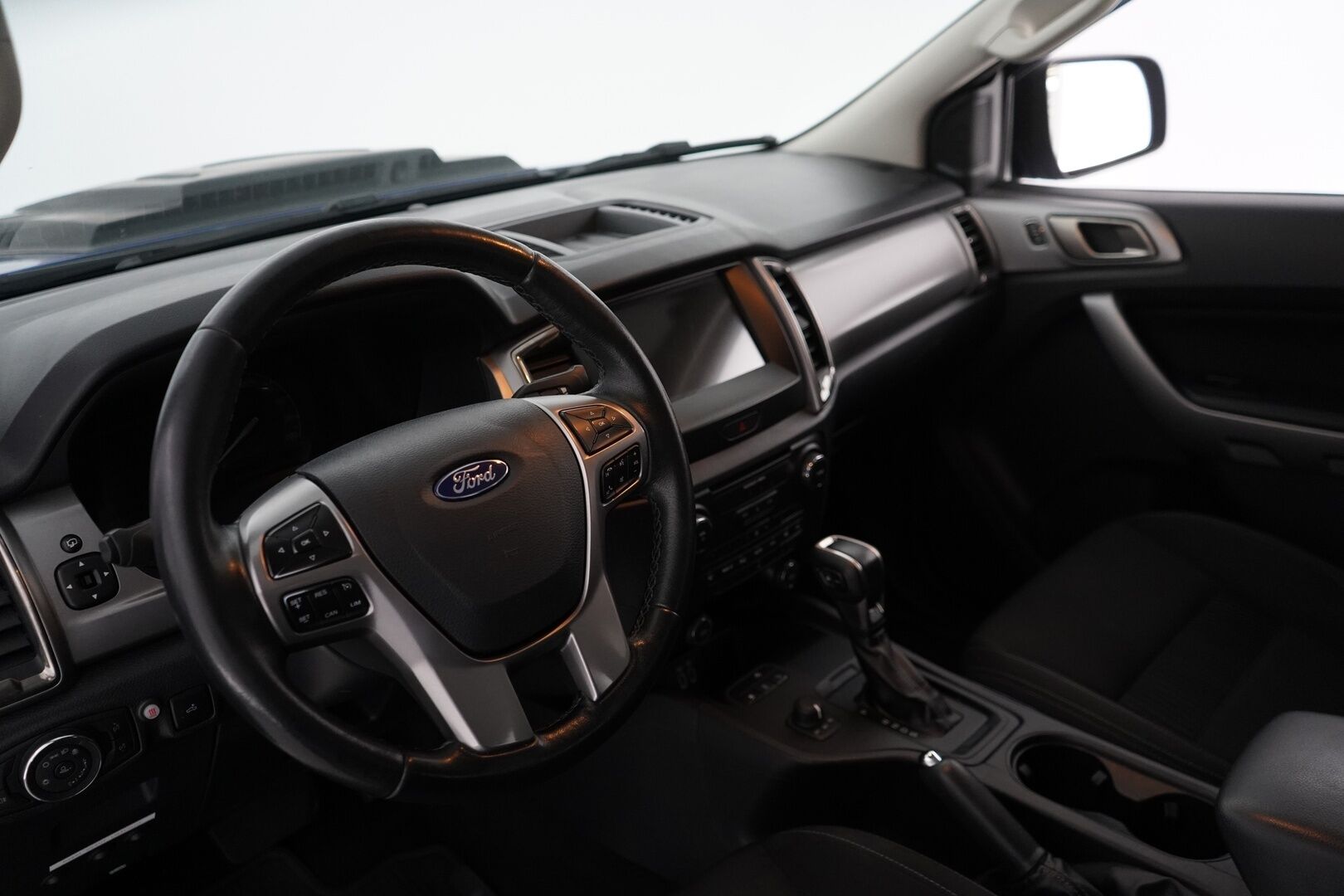 Ford Ranger 2020 Double Cab 2,0 TDCi 170 hp A10 4x4 XLT *Suomen hienoin! / Webasto kauk. / Koukku / Lisävalot / Vetotapakytkentä / Ford Pass Connect / Kaistavahti* - HULLUT AVAJAISHULINAT KORKOTARJOUS 3,29 %