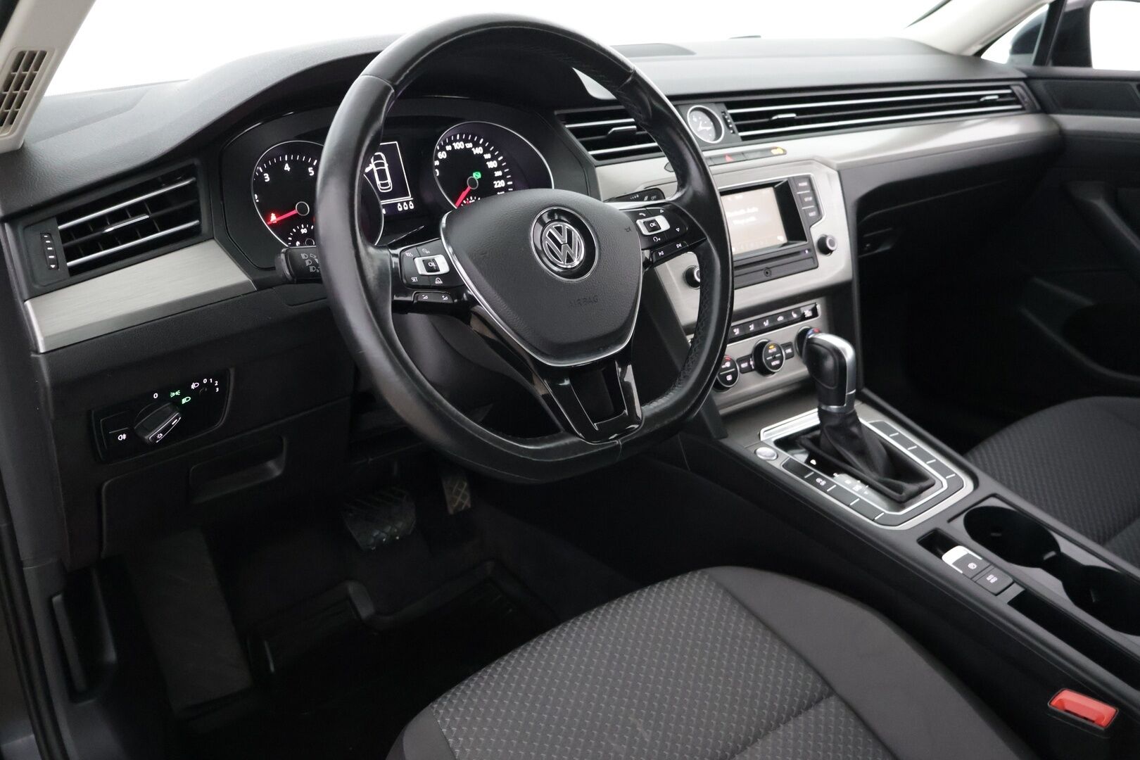 Volkswagen Passat 2016 Sedan Comfortline 1,4 TSI 92 kW (125 hv) BlueMotion Technology DSG-automaatti //Lohko / Vakkari  / 2X Renkaat*