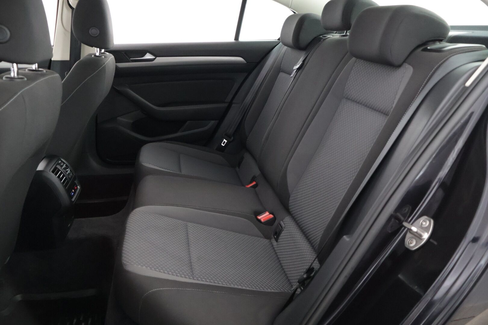 Volkswagen Passat 2016 Sedan Comfortline 1,4 TSI 92 kW (125 hv) BlueMotion Technology DSG-automaatti //Lohko / Vakkari  / 2X Renkaat*