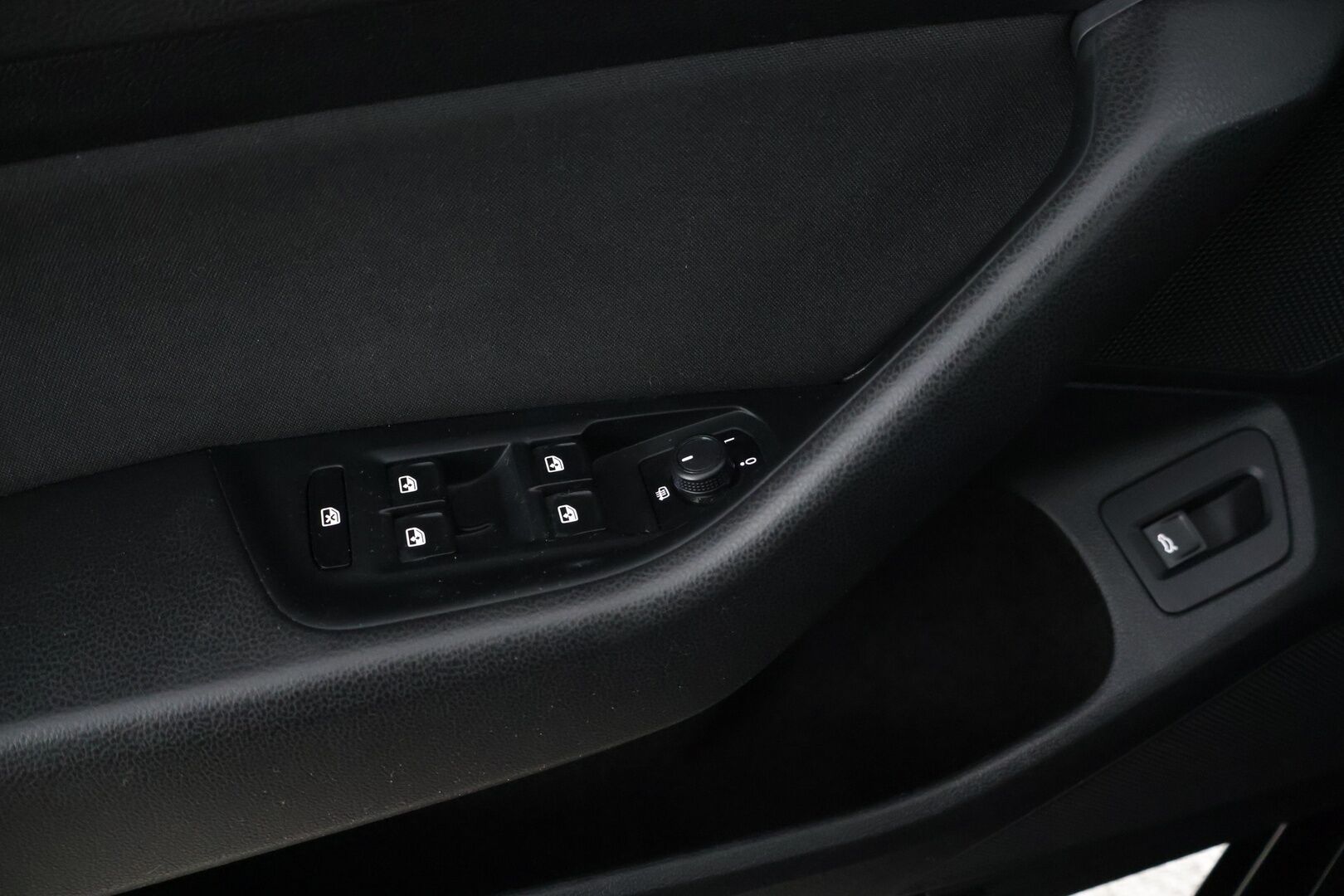 Volkswagen Passat 2016 Sedan Comfortline 1,4 TSI 92 kW (125 hv) BlueMotion Technology DSG-automaatti //Lohko / Vakkari  / 2X Renkaat*