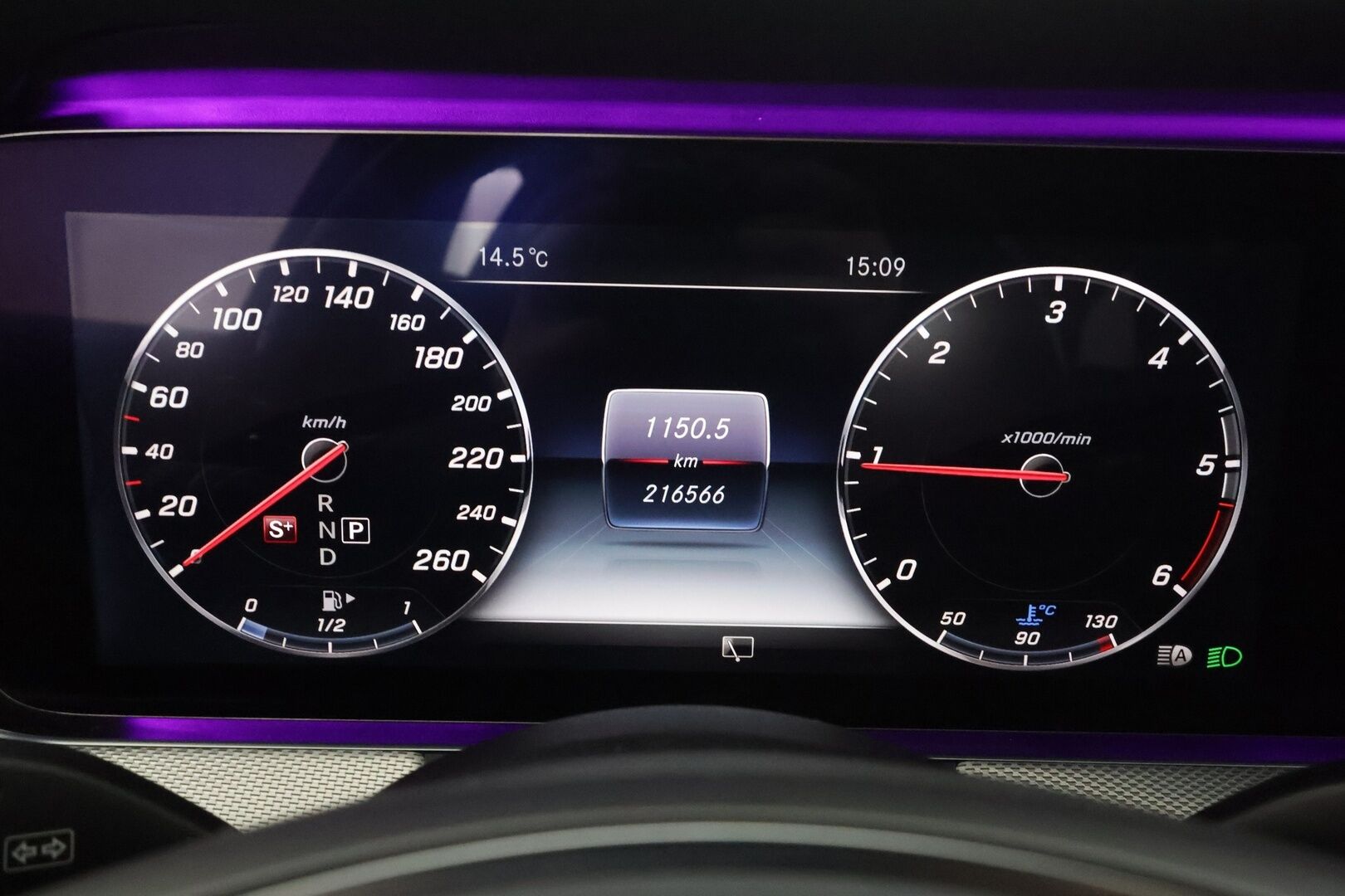 Mercedes-Benz E 2017 220 d T A Premium Business * Distronic Plus / Widescreen / Multibeam / Koukku / Sporttipenkit / Lohko* - Kahdet Renkaat - HULLUT AVAJAISHULINAT KORKOTARJOUS 3,29 %