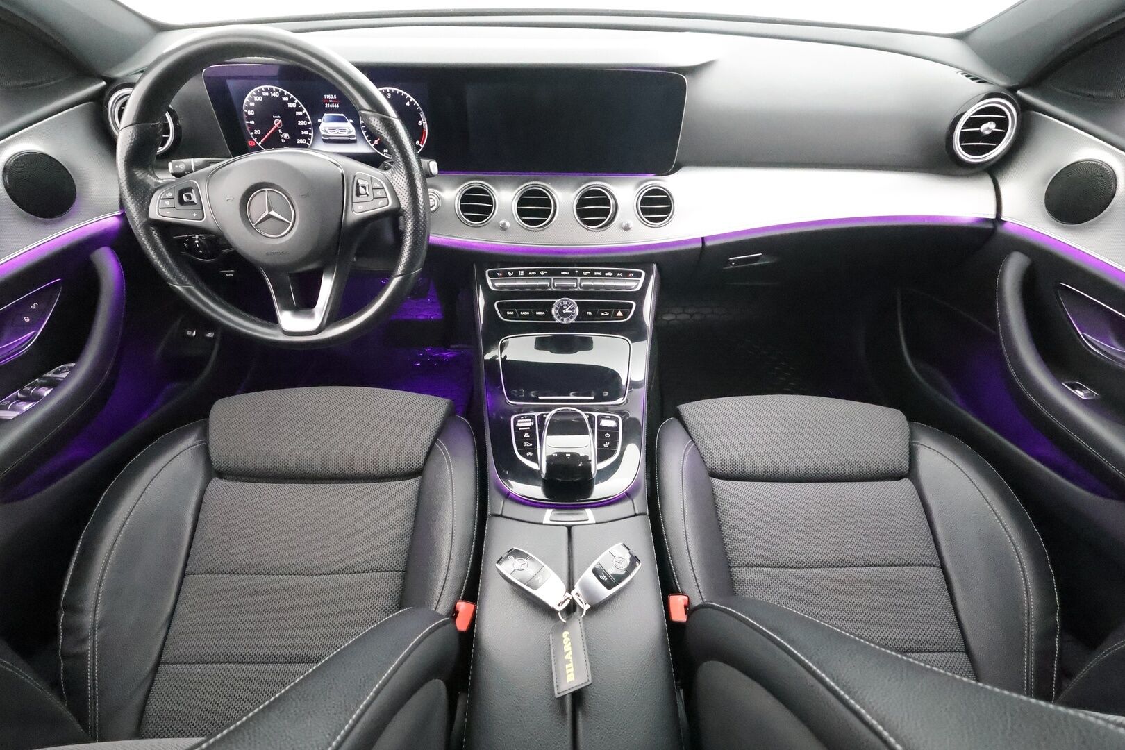 Mercedes-Benz E 2017 220 d T A Premium Business * Distronic Plus / Widescreen / Multibeam / Koukku / Sporttipenkit / Lohko* - Kahdet Renkaat - HULLUT AVAJAISHULINAT KORKOTARJOUS 3,29 %