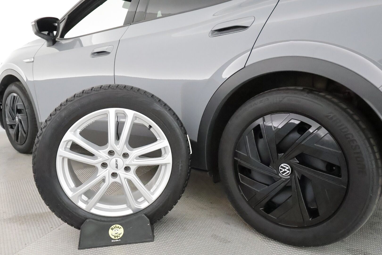 Volkswagen ID.4 2021 Pro Performance Business 150 kW **Lämpöpumppu / Adapt.Vakkari / Matrix-LED / P. Kamera / Kaistavahti / Navi / Keyless** - 1-om Suomi-auto / 2x Latauskaapelit / Kahdet Renkaat / Merkkihuollettu!
