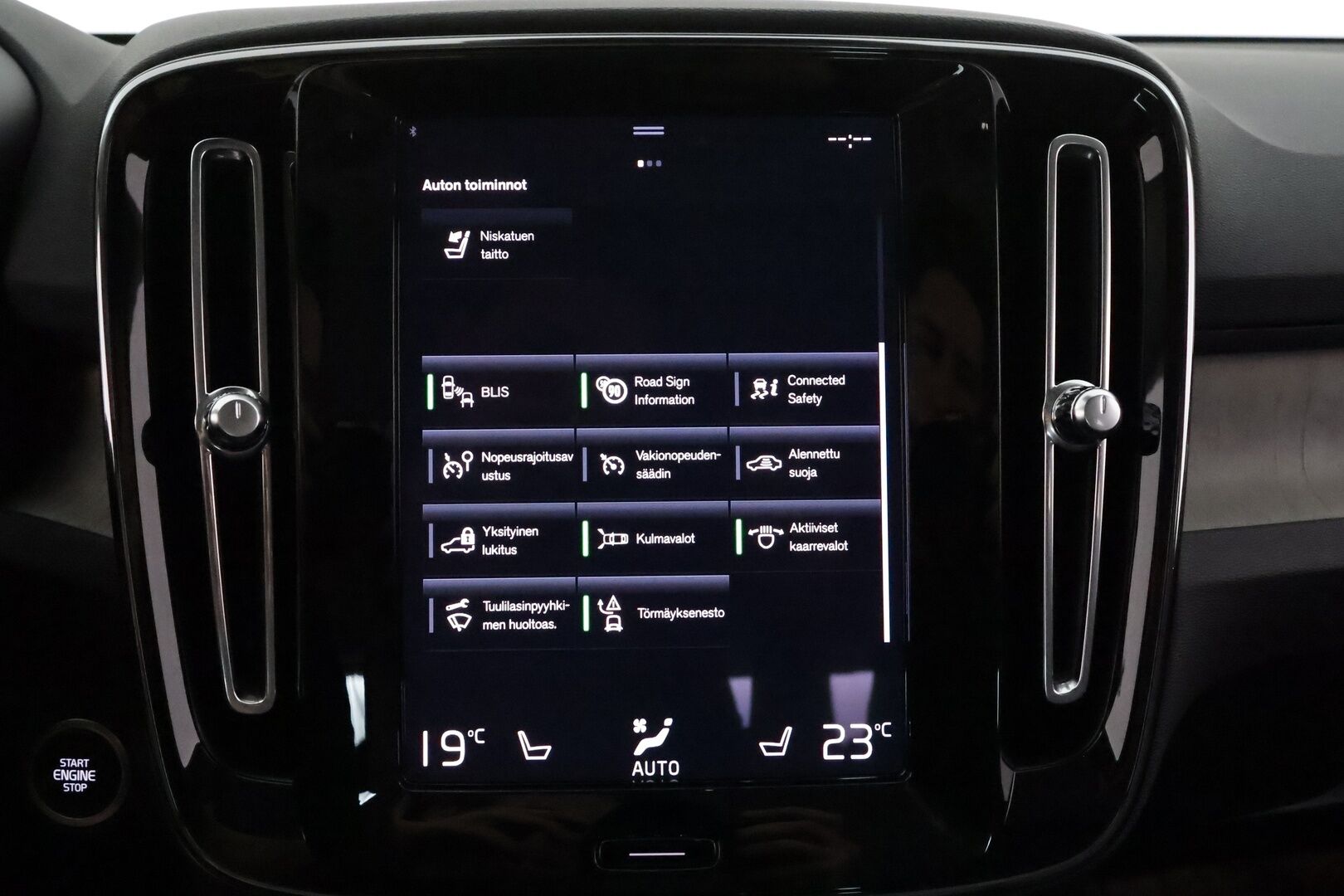 Volvo XC40 2021 T5 TwE Business Inscription aut **Adapt.vakkari / Full LED / Muistipenkki / 360° / Webasto / Navi / KeylessGo** - 3,99 % KORKOTARJOUS TÄHÄN AUTOON - 1.Om Suomi-auto / Kahdet renkaat aluvanteilla / Merkkihuollettu / Sähköpenkit / Penkinlämmittimet takana / Tuulilasin lämmitin / BLIS / Koukku