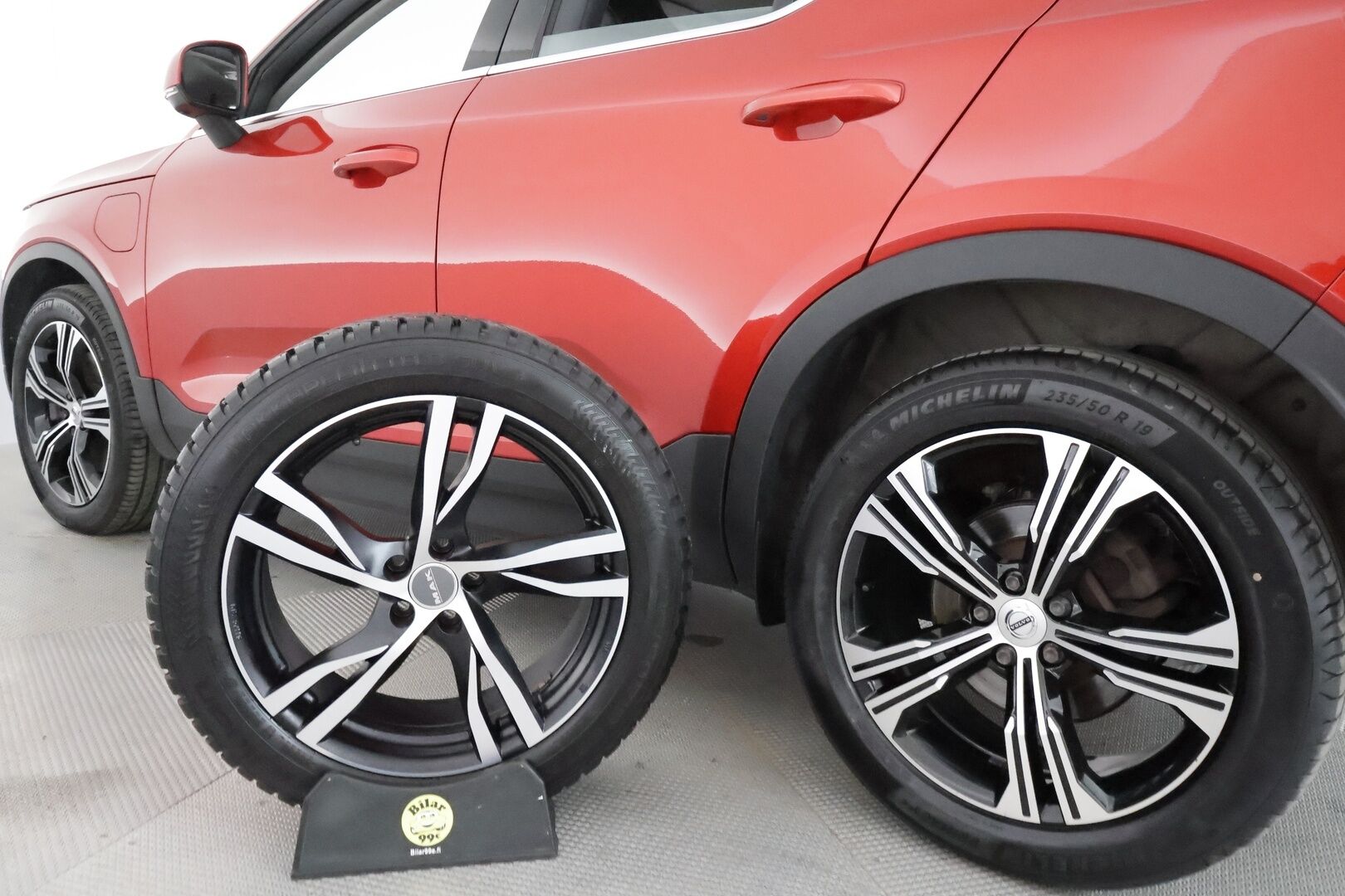 Volvo XC40 2021 T5 TwE Business Inscription aut **Adapt.vakkari / Full LED / Muistipenkki / 360° / Webasto / Navi / KeylessGo** - 3,99 % KORKOTARJOUS TÄHÄN AUTOON - 1.Om Suomi-auto / Kahdet renkaat aluvanteilla / Merkkihuollettu / Sähköpenkit / Penkinlämmittimet takana / Tuulilasin lämmitin / BLIS / Koukku