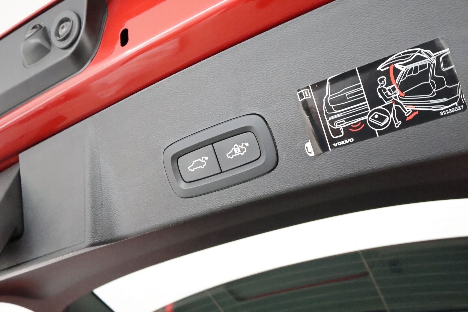 Volvo XC40 2021 T5 TwE Business Inscription aut **Adapt.vakkari / Full LED / Muistipenkki / 360° / Webasto / Navi / KeylessGo** - 3,99 % KORKOTARJOUS TÄHÄN AUTOON - 1.Om Suomi-auto / Kahdet renkaat aluvanteilla / Merkkihuollettu / Sähköpenkit / Penkinlämmittimet takana / Tuulilasin lämmitin / BLIS / Koukku