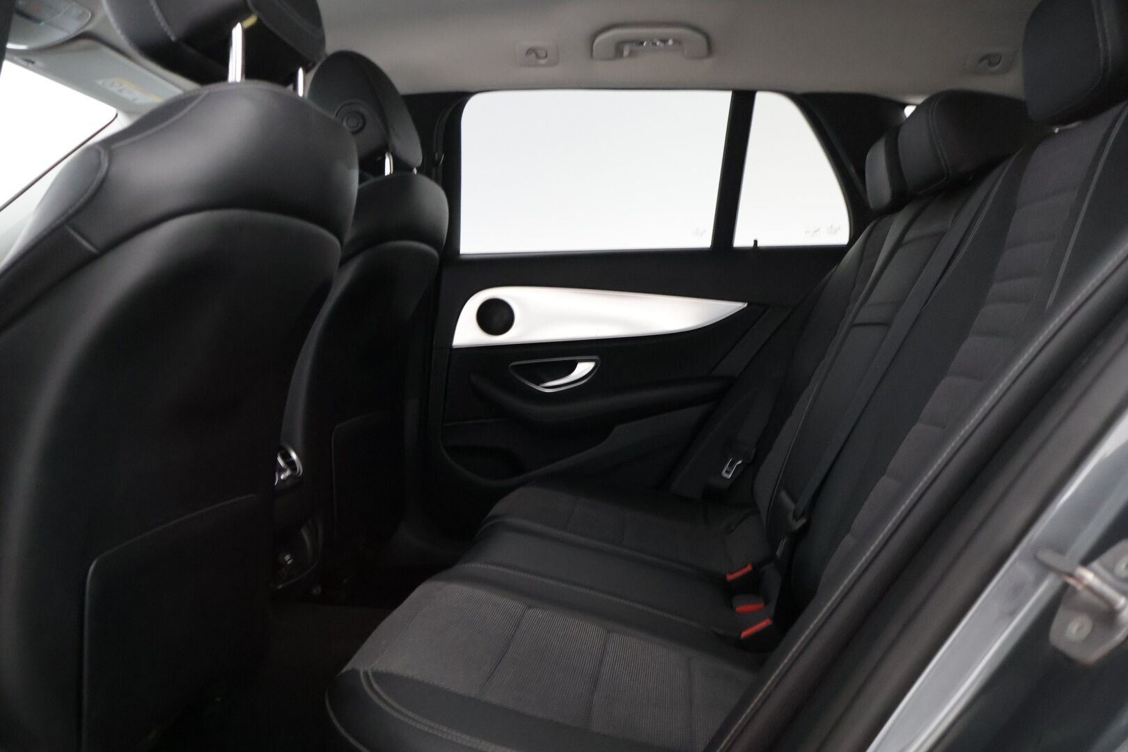 Mercedes-Benz E 2017 220 d 4Matic T A All-Terrain * Distronic+ / Webasto / Ilma-Alusta / Sähkökontti / Vetokoukku / P-Kamera* - Adapt. Cruise / 2x Vanteet & Renkaat / Hyvin huollettu! - HULLUT AVAJAISHULINAT KORKOTARJOUS 3,29 %