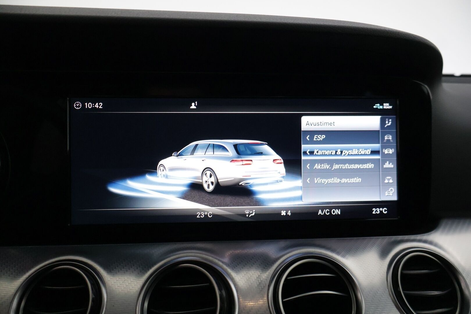 Mercedes-Benz E 2017 220 d 4Matic T A All-Terrain * Distronic+ / Webasto / Ilma-Alusta / Sähkökontti / Vetokoukku / P-Kamera* - Adapt. Cruise / 2x Vanteet & Renkaat / Hyvin huollettu! - HULLUT AVAJAISHULINAT KORKOTARJOUS 3,29 %