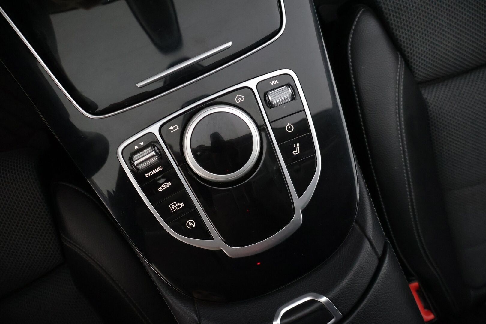 Mercedes-Benz E 2017 220 d 4Matic T A All-Terrain * Distronic+ / Webasto / Ilma-Alusta / Sähkökontti / Vetokoukku / P-Kamera* - Adapt. Cruise / 2x Vanteet & Renkaat / Hyvin huollettu! - HULLUT AVAJAISHULINAT KORKOTARJOUS 3,29 %