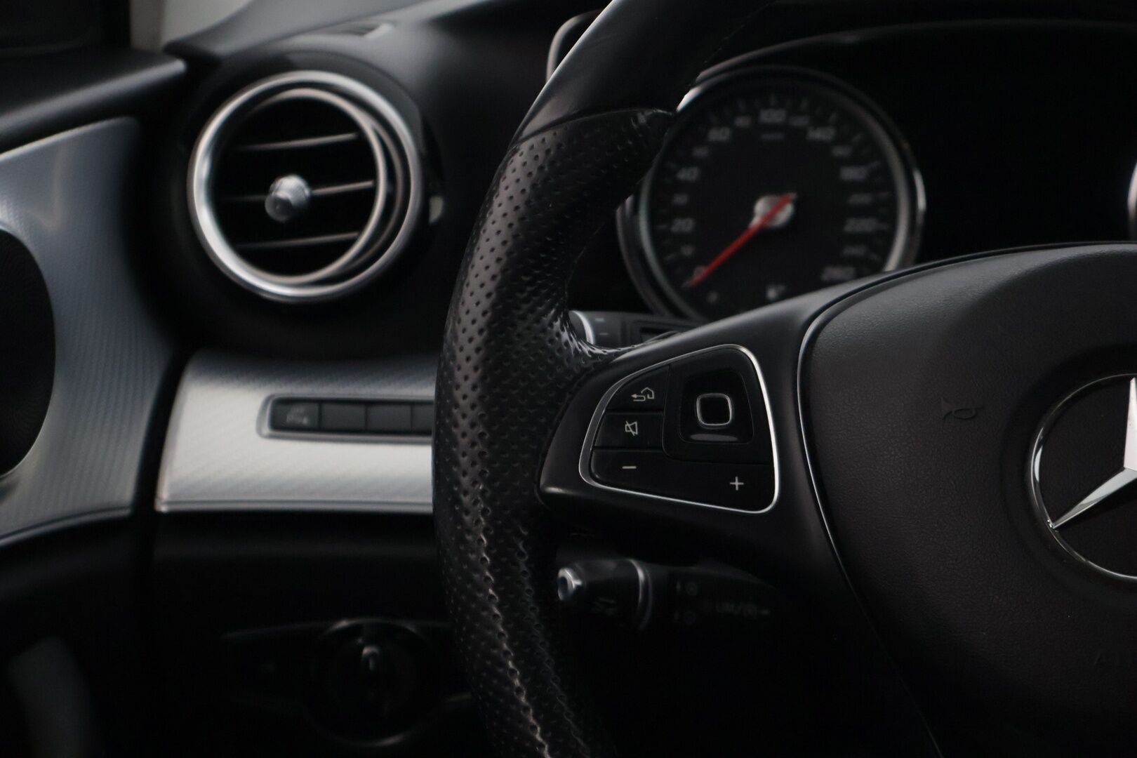 Mercedes-Benz E 2017 220 d 4Matic T A All-Terrain * Distronic+ / Webasto / Ilma-Alusta / Sähkökontti / Vetokoukku / P-Kamera* - Adapt. Cruise / 2x Vanteet & Renkaat / Hyvin huollettu! - HULLUT AVAJAISHULINAT KORKOTARJOUS 3,29 %