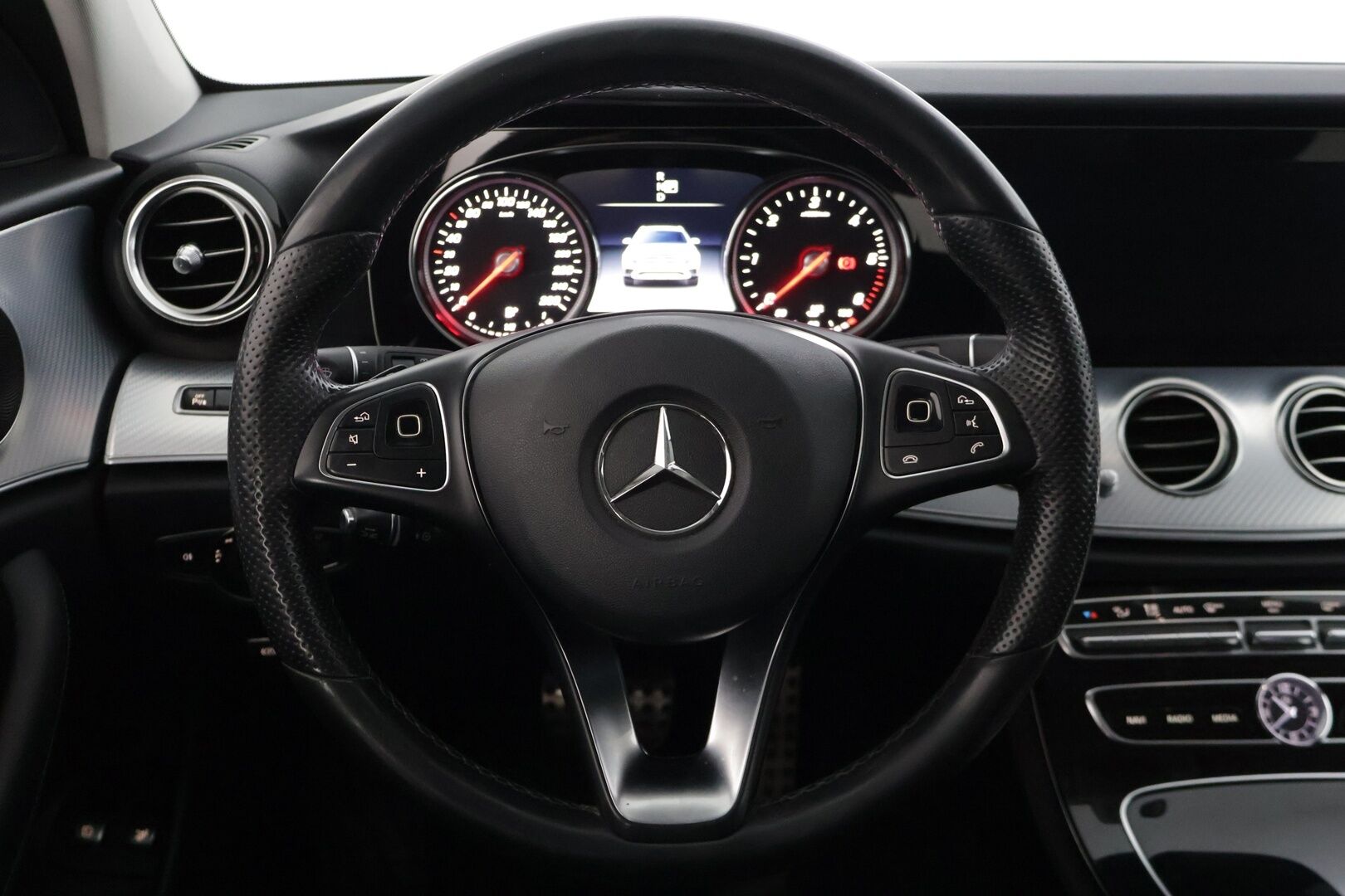 Mercedes-Benz E 2017 220 d 4Matic T A All-Terrain * Distronic+ / Webasto / Ilma-Alusta / Sähkökontti / Vetokoukku / P-Kamera* - Adapt. Cruise / 2x Vanteet & Renkaat / Hyvin huollettu! - HULLUT AVAJAISHULINAT KORKOTARJOUS 3,29 %