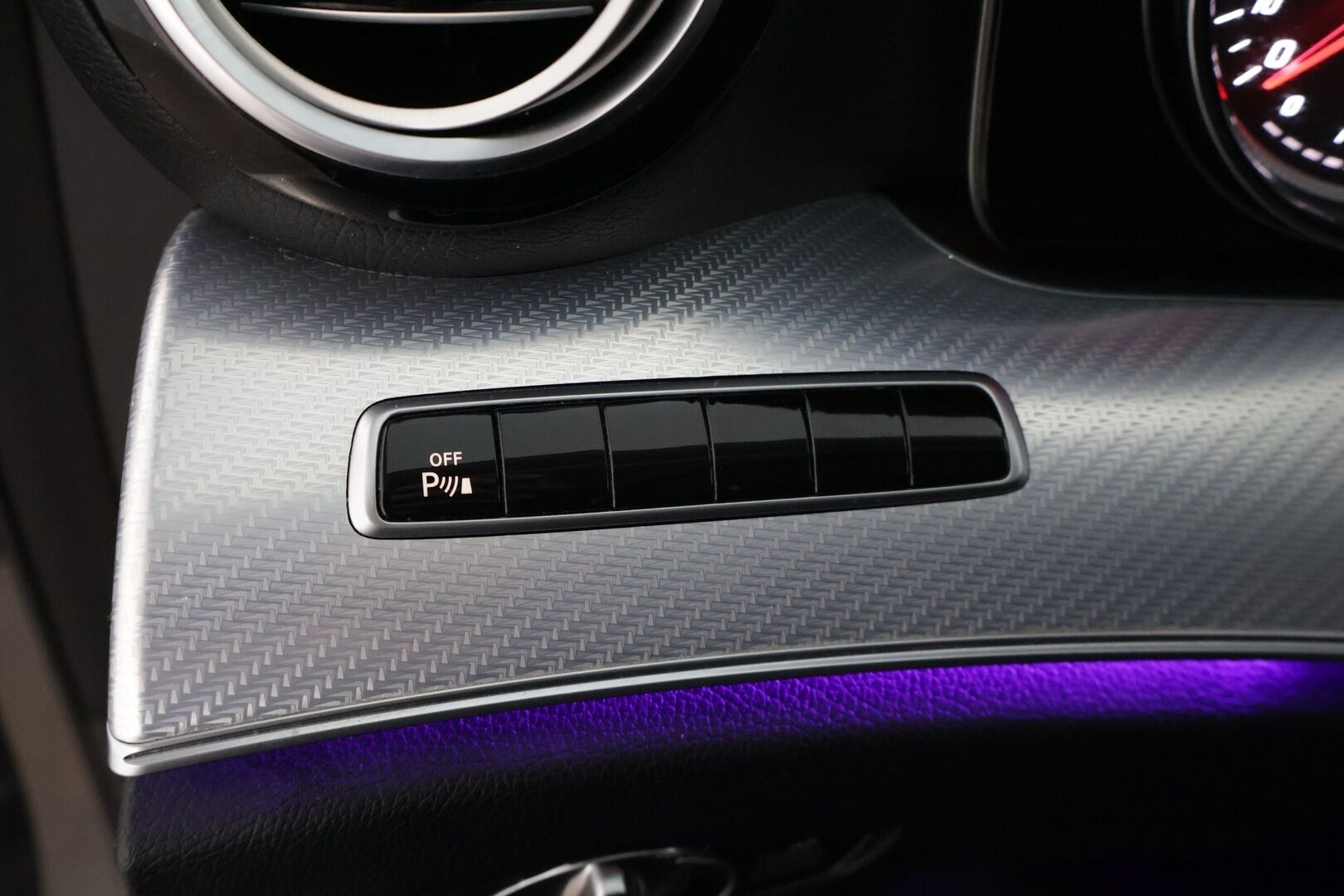 Mercedes-Benz E 2017 220 d 4Matic T A All-Terrain * Distronic+ / Webasto / Ilma-Alusta / Sähkökontti / Vetokoukku / P-Kamera* - Adapt. Cruise / 2x Vanteet & Renkaat / Hyvin huollettu! - HULLUT AVAJAISHULINAT KORKOTARJOUS 3,29 %