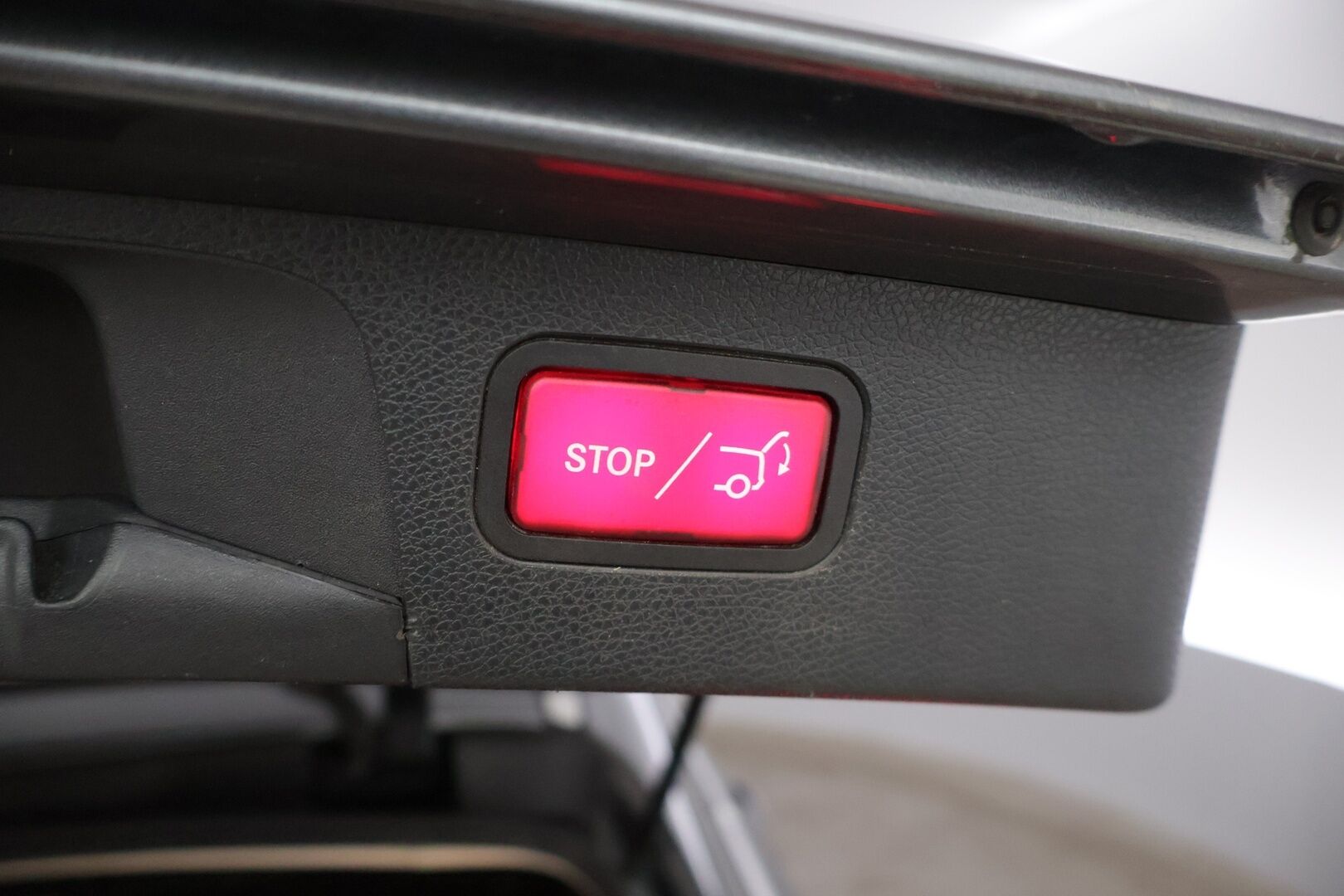 Mercedes-Benz E 2017 220 d 4Matic T A All-Terrain * Distronic+ / Webasto / Ilma-Alusta / Sähkökontti / Vetokoukku / P-Kamera* - Adapt. Cruise / 2x Vanteet & Renkaat / Hyvin huollettu! 