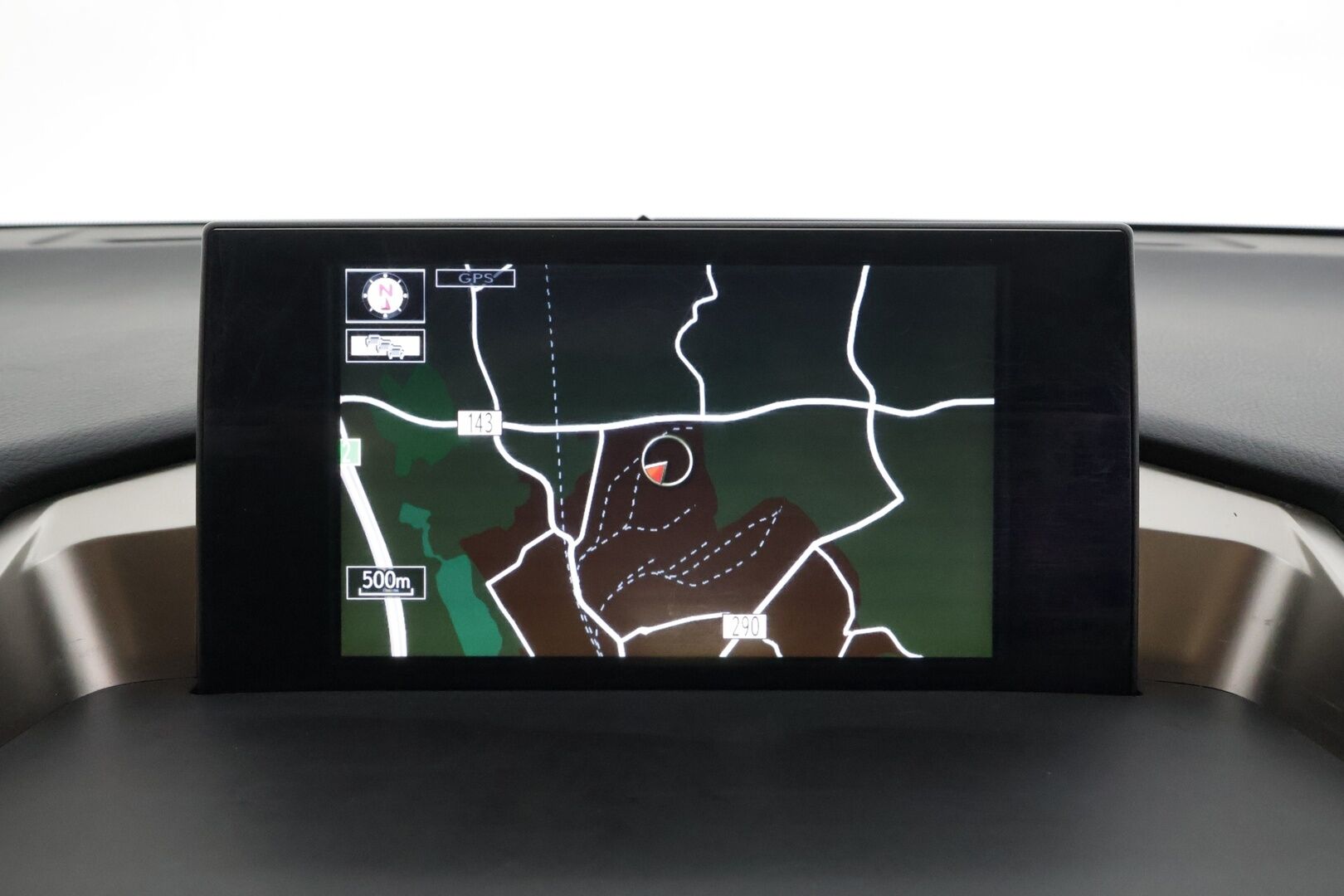 Lexus NX 2016 300h Hybrid A AWD Comfort * Webasto / LED / P.Kamera / Puolinahat / Navi / Bluetooth / Vakkari * - Kahdet renkaat