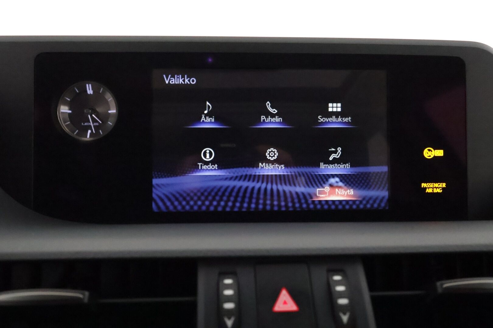 Lexus ES 2020 300H Executive **Lasikattoluukku / Adapt.Vakkari / P. Kamera / LED-valot / Nahkaverhoilu / KeylessGO / 2x Renkaat** - 3,99 % KORKOTARJOUS TÄHÄN AUTOON - 